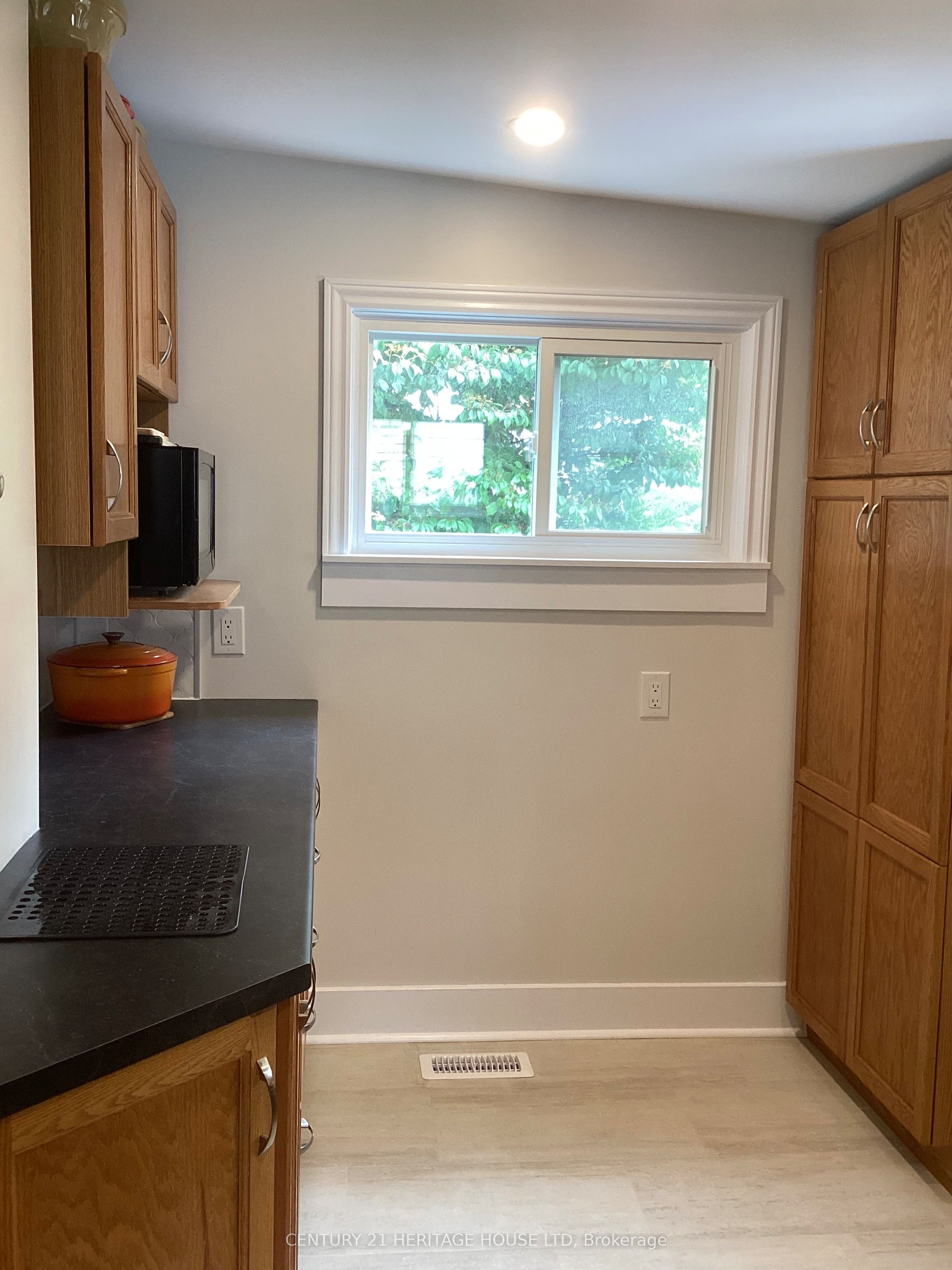 43 Hemlock Street Property Photo 8