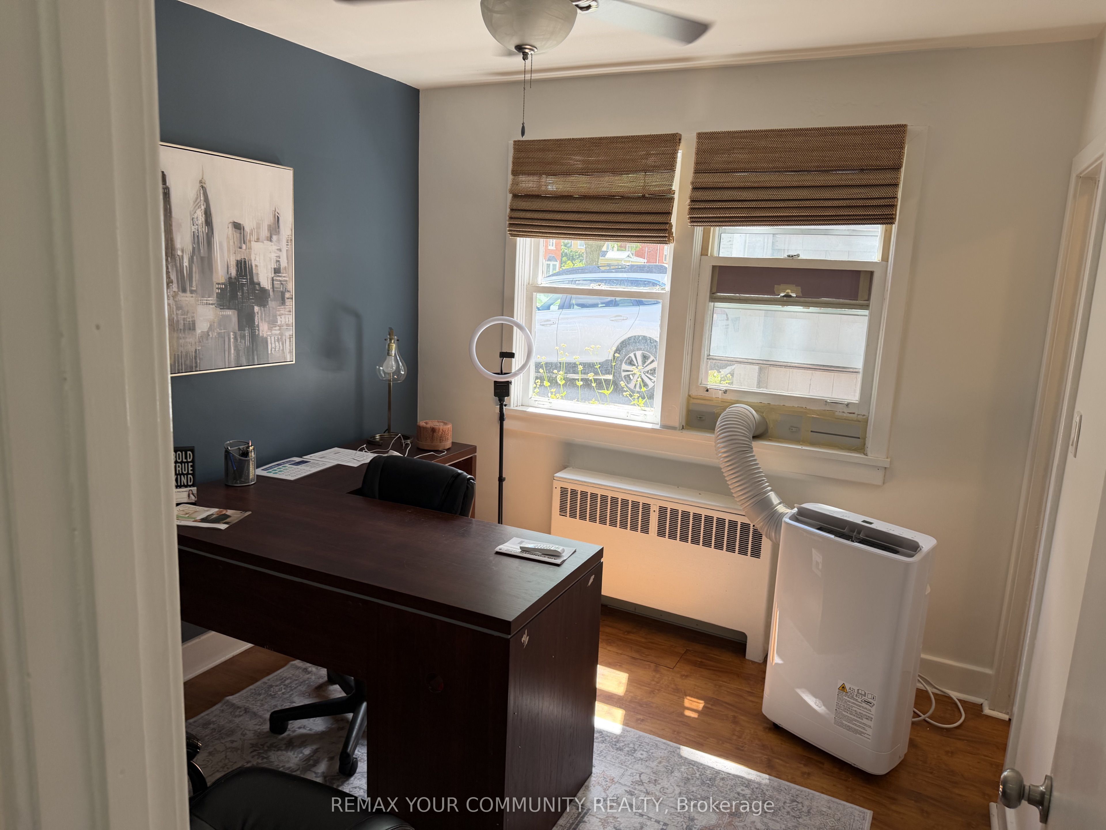 100 Victoria Avenue Property Photo 6
