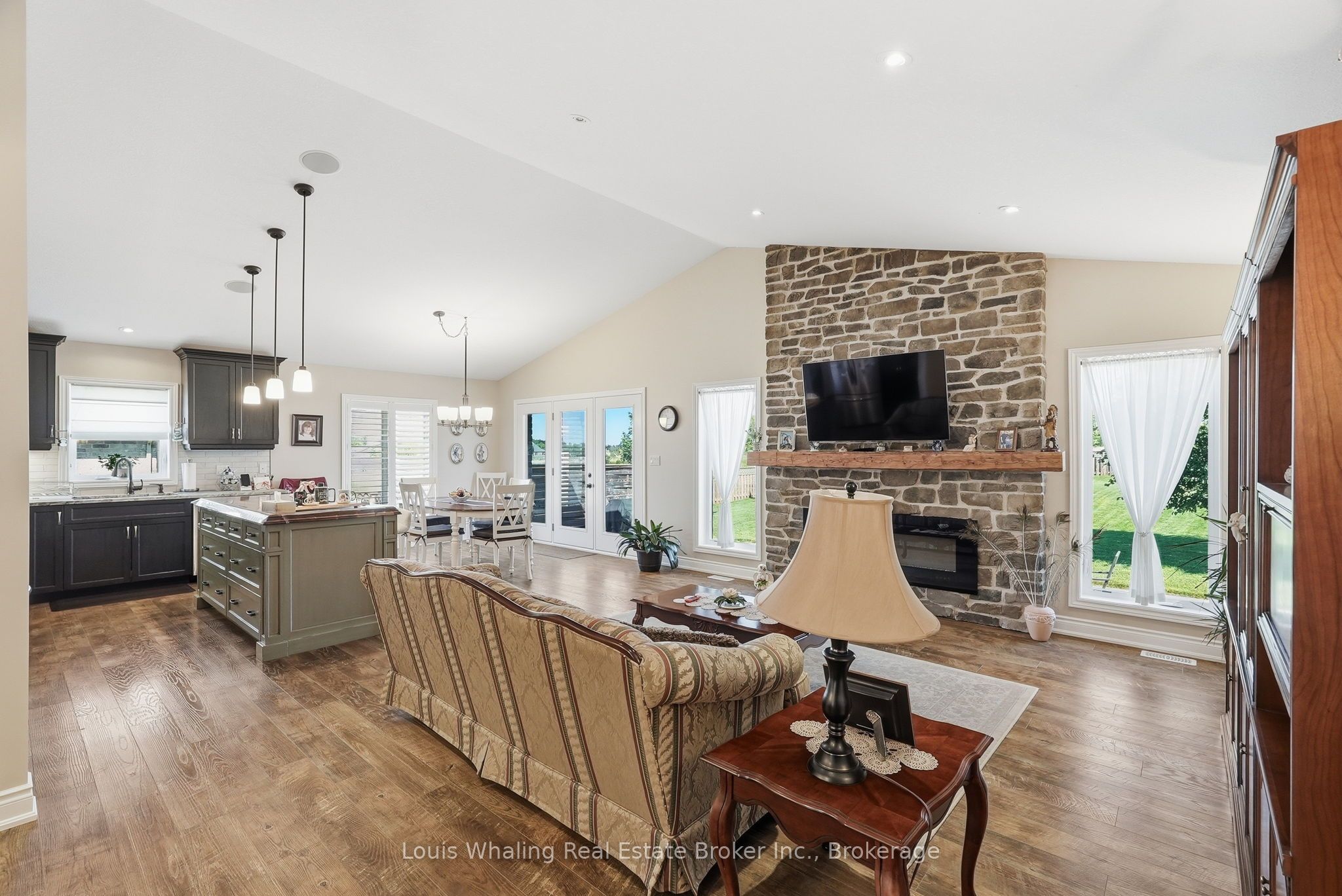 323079 Durham Road E Property Photo 6