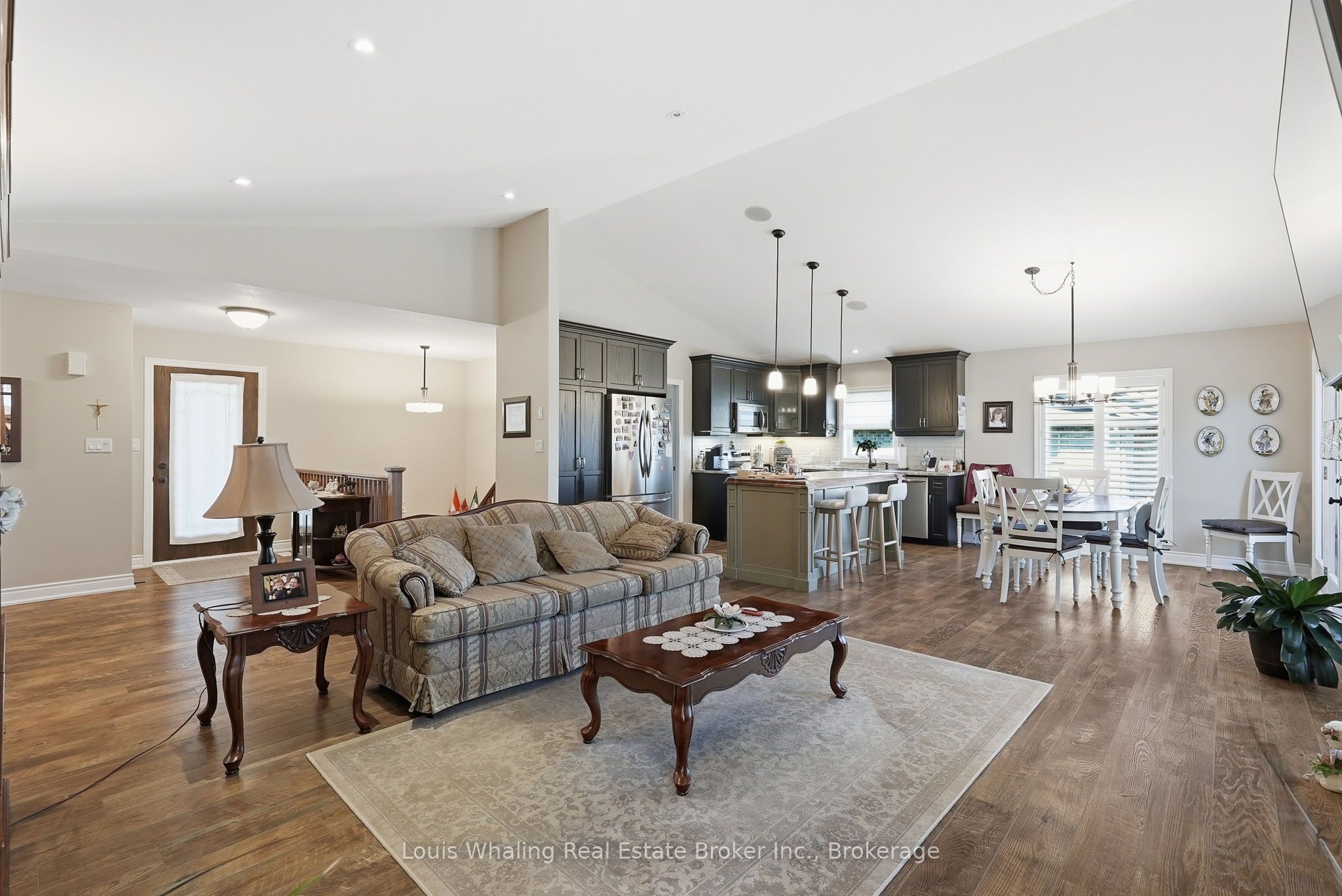 323079 Durham Road E Property Photo 8