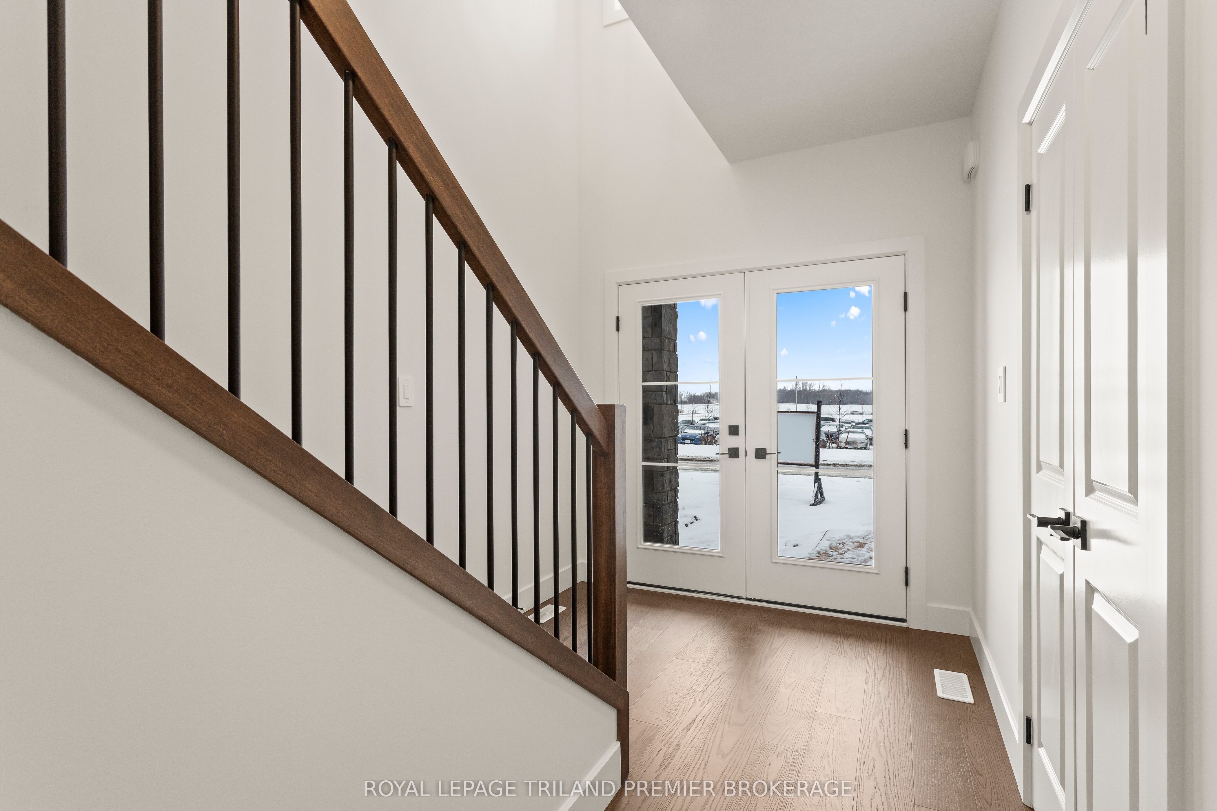 4375 Sagebrush Crescent Property Photo 3