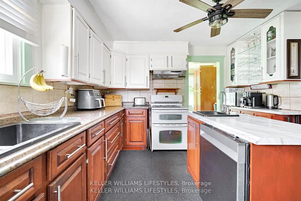 93 Sarah Street Property Photo 15