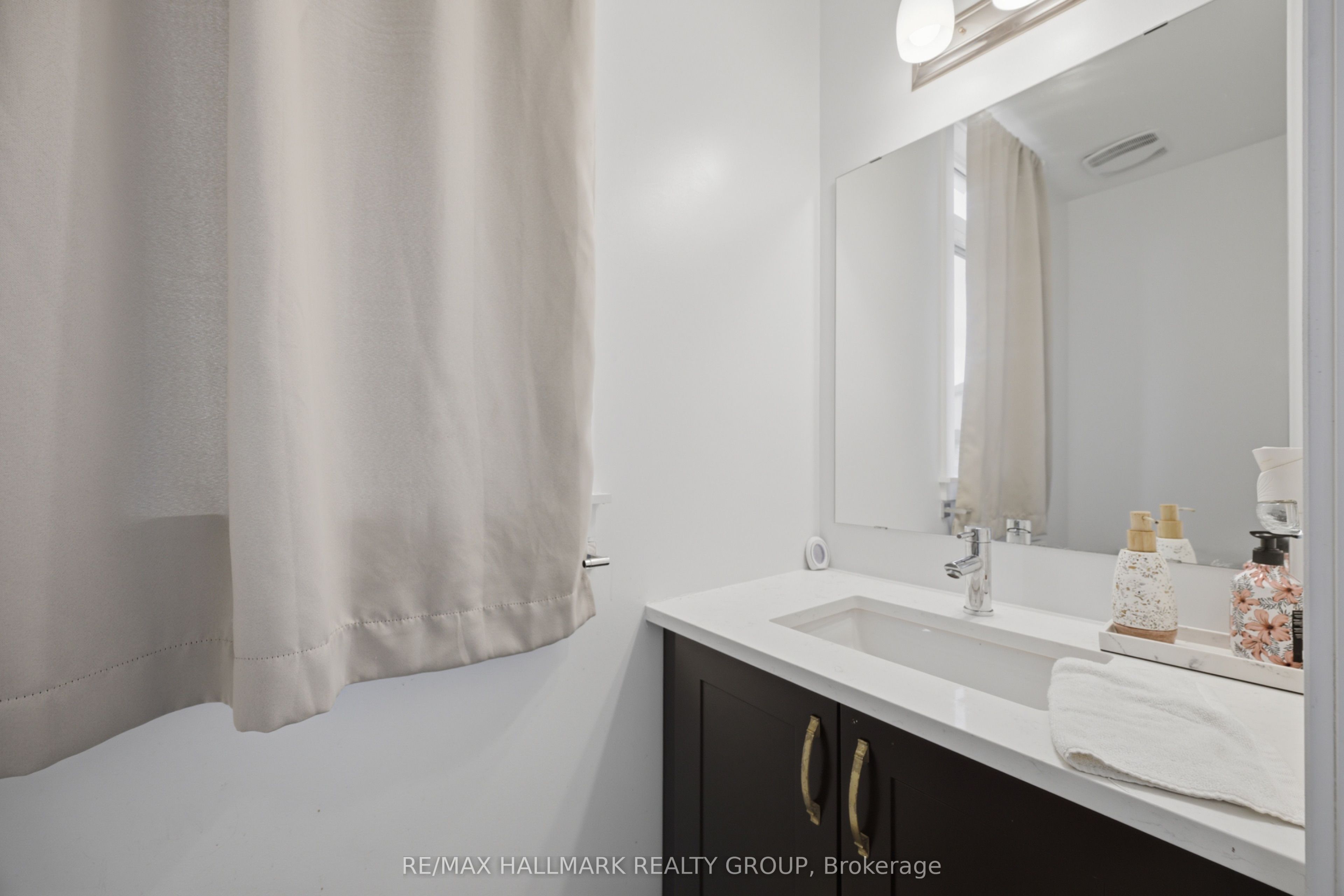 515 Corretto Place E Property Photo 9