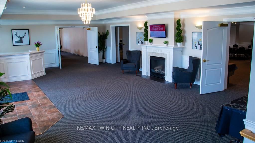 617 King Street N Property Photo 12