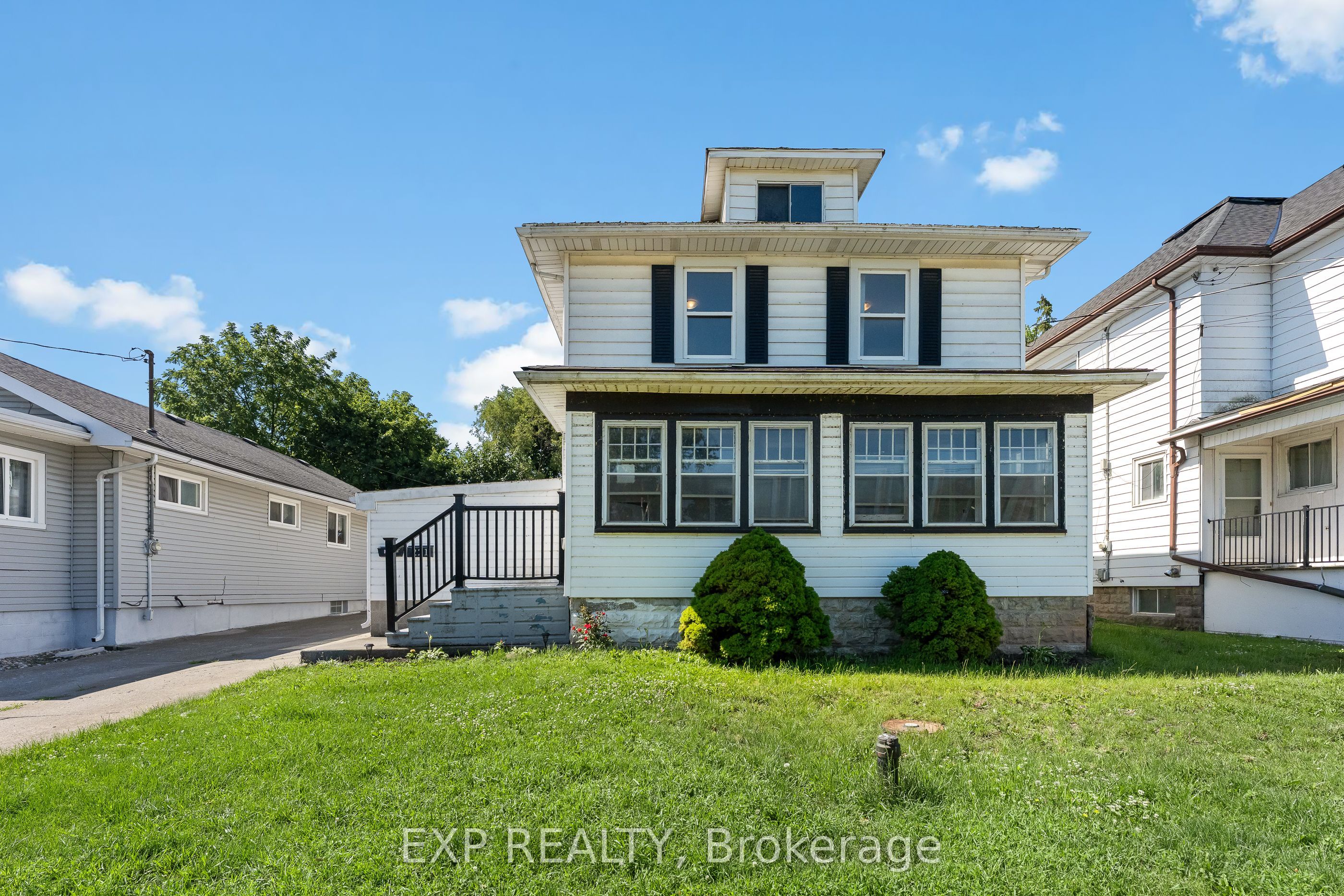 221 Bowen Road Property Photo 1