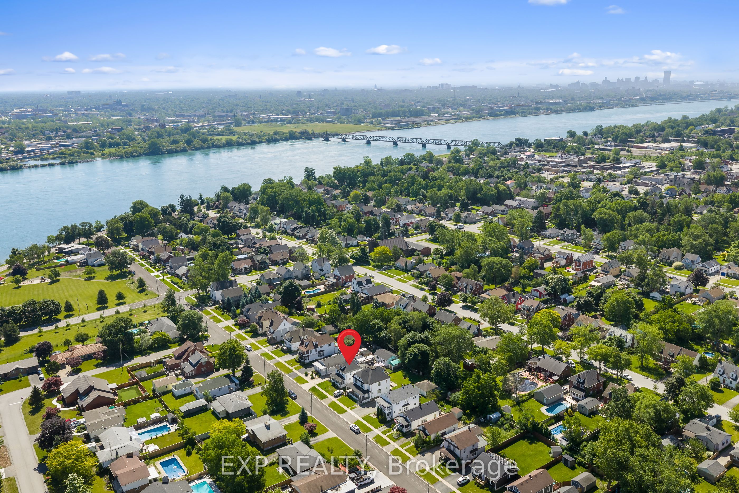 221 Bowen Road Property Photo 4