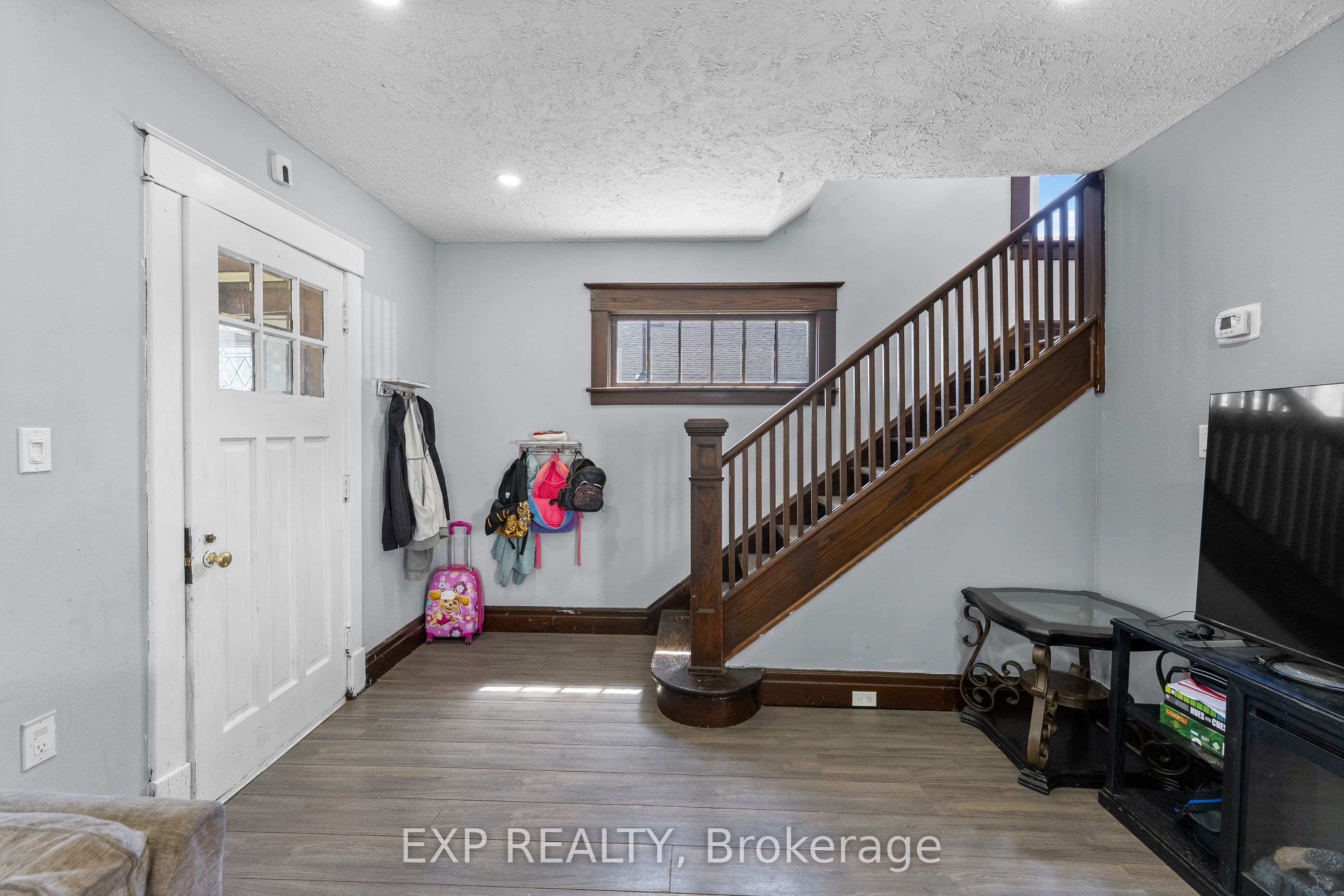 221 Bowen Road Property Photo 6