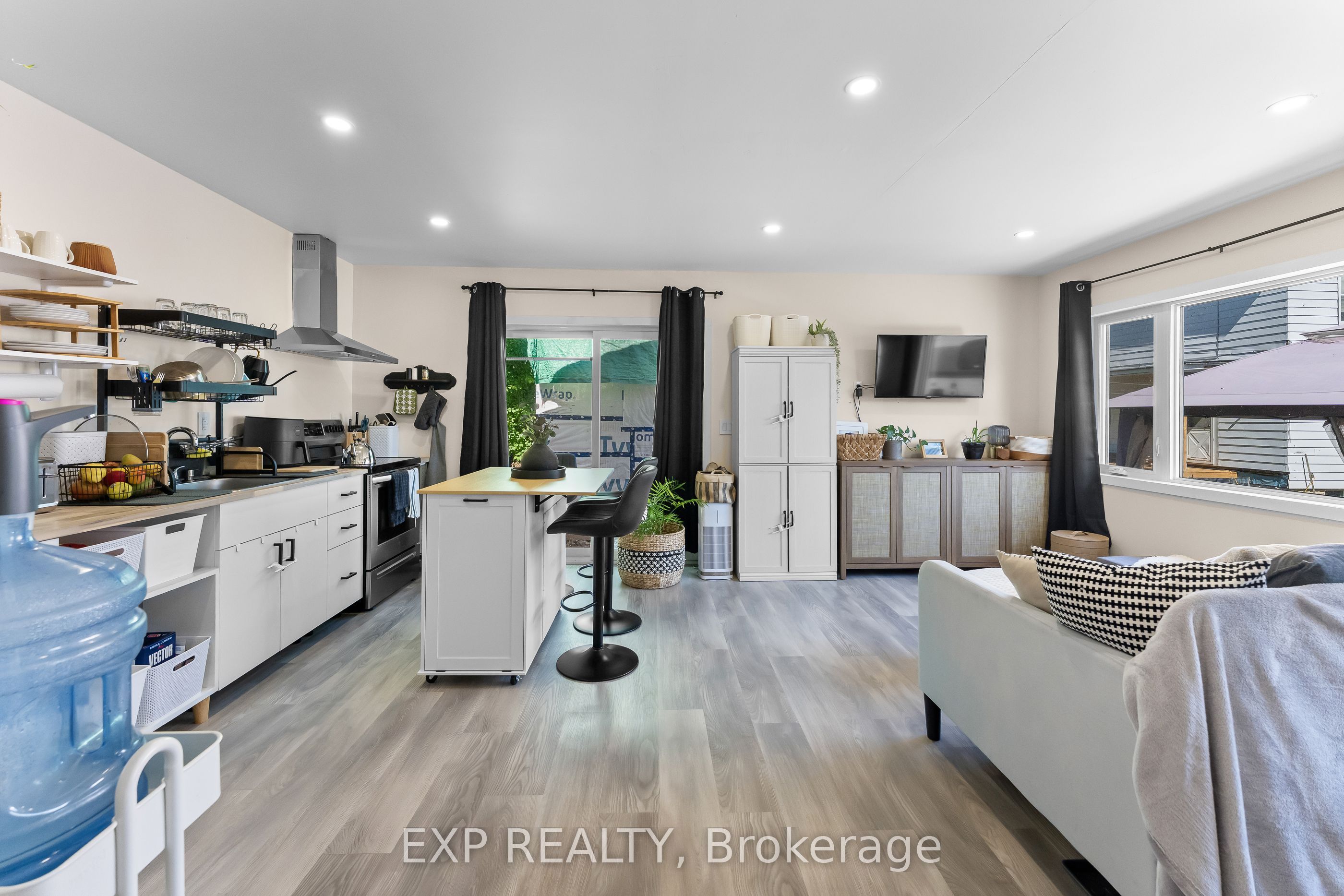 221 Bowen Road Property Photo 34