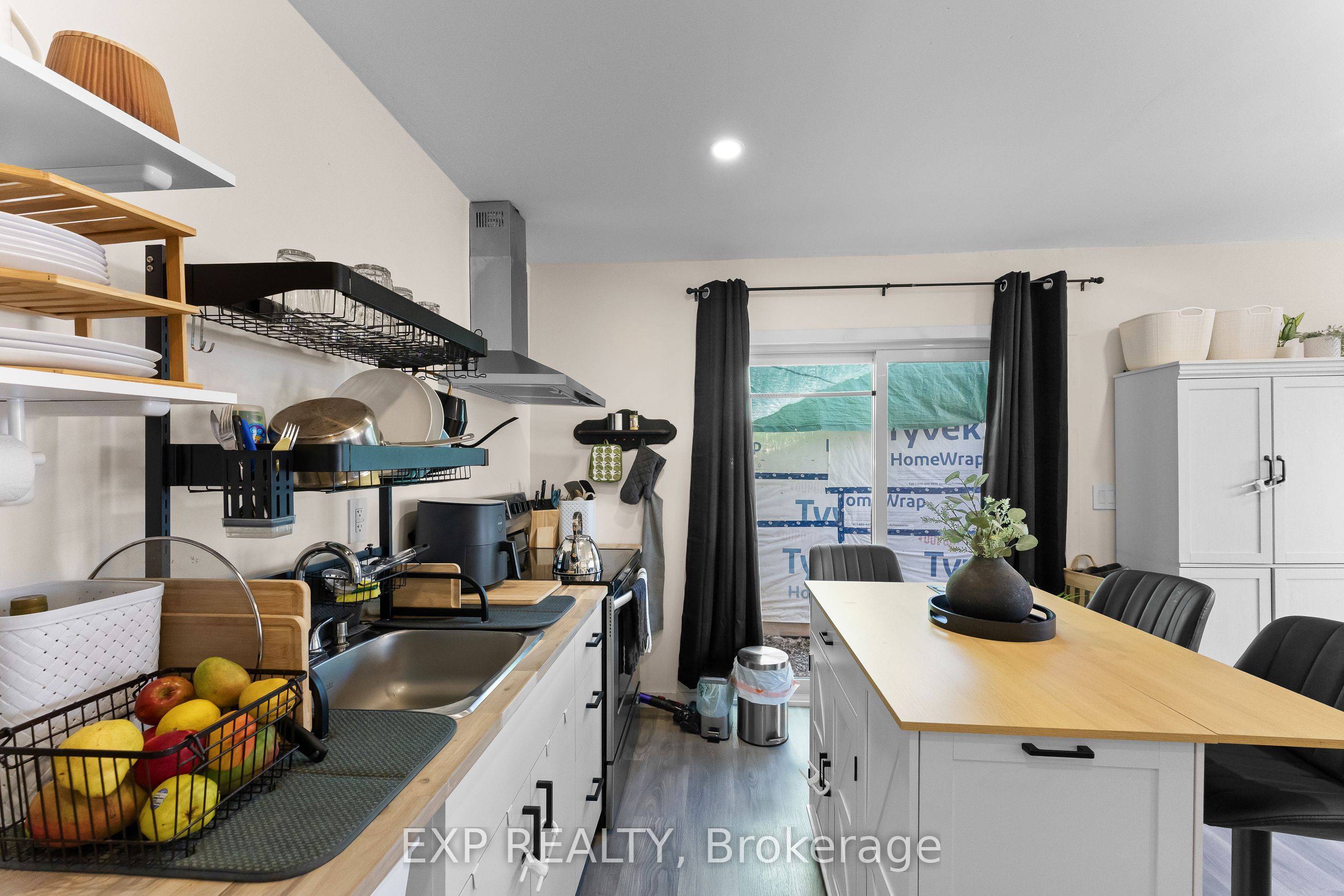 221 Bowen Road Property Photo 37