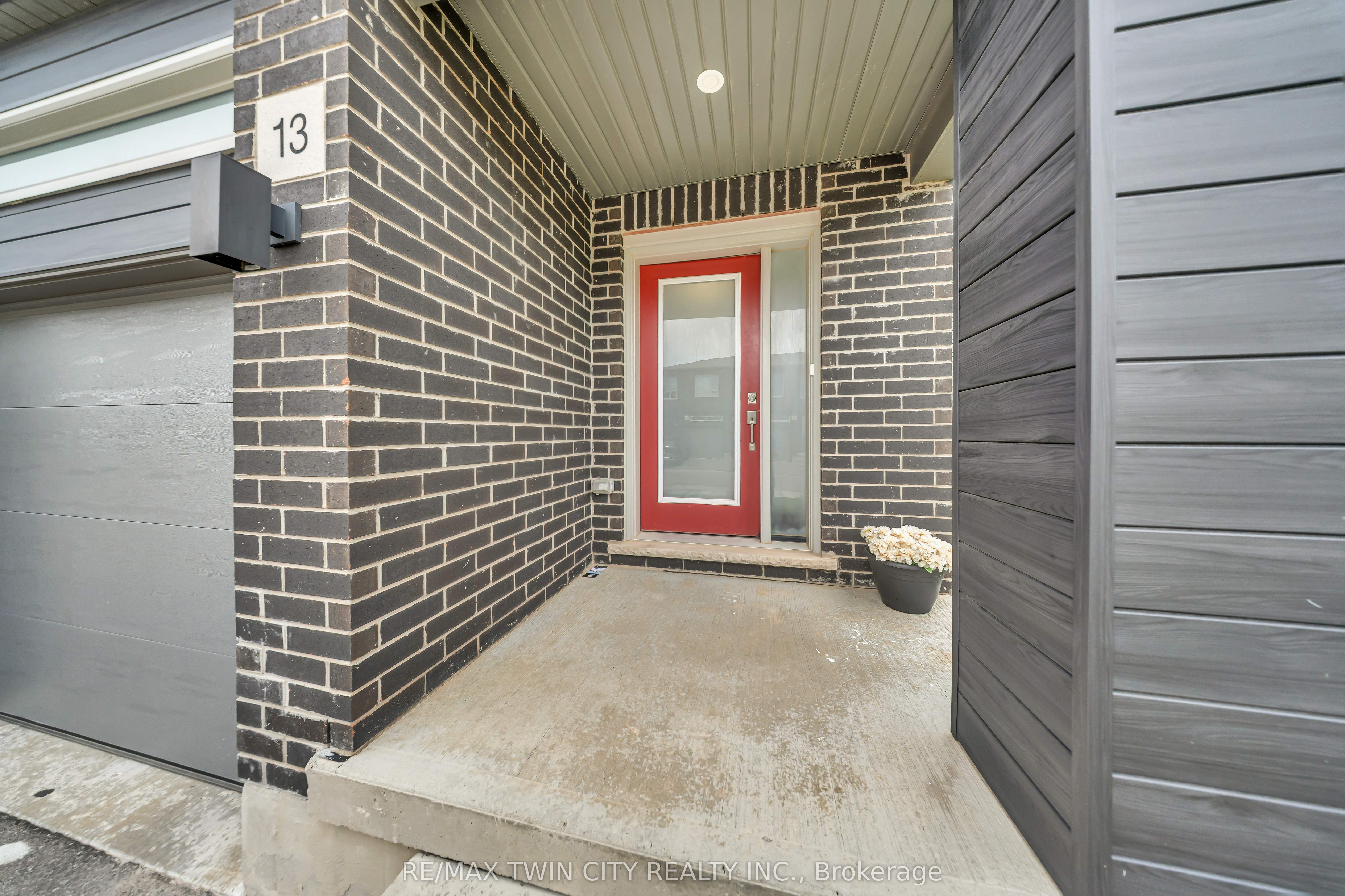 13 Pony Way Property Photo 4