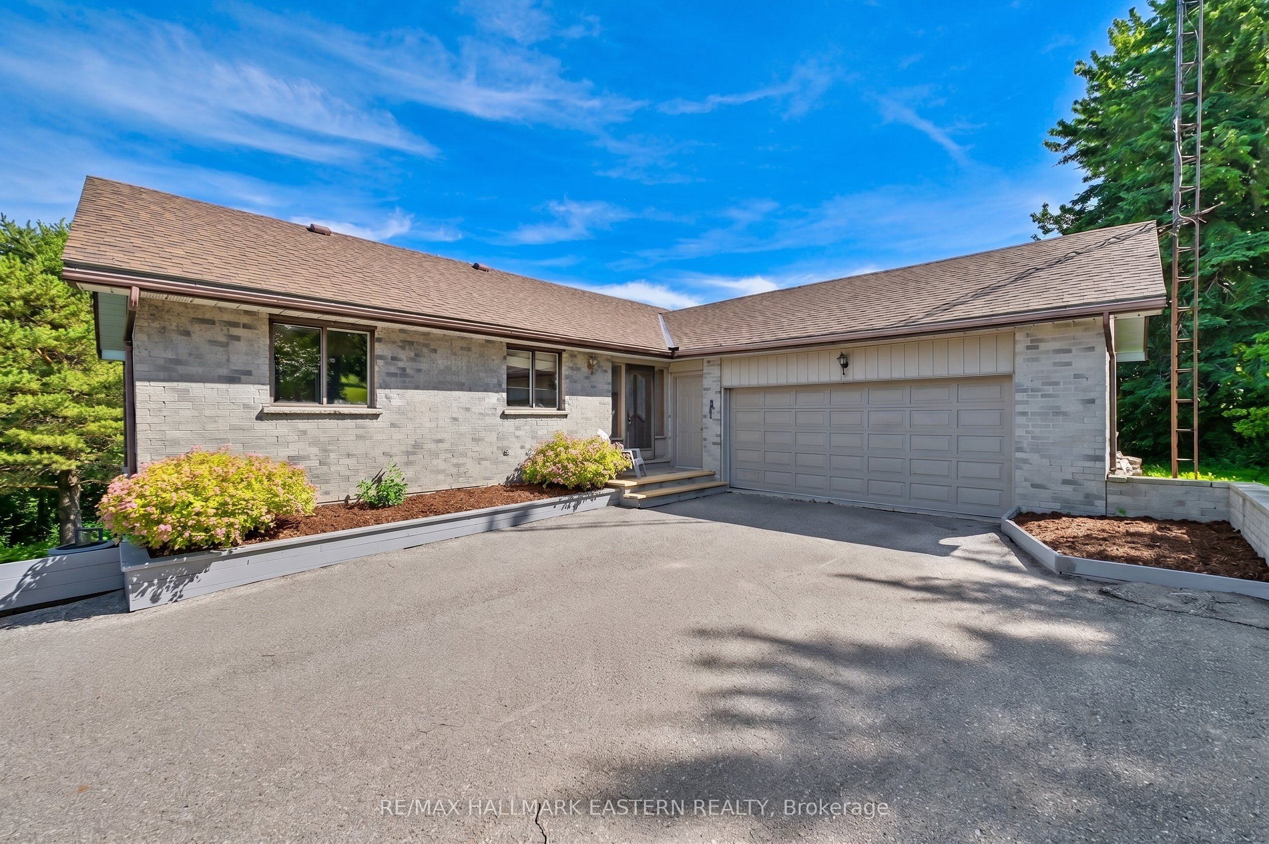 473 Sunset Crescent Property Photo 4