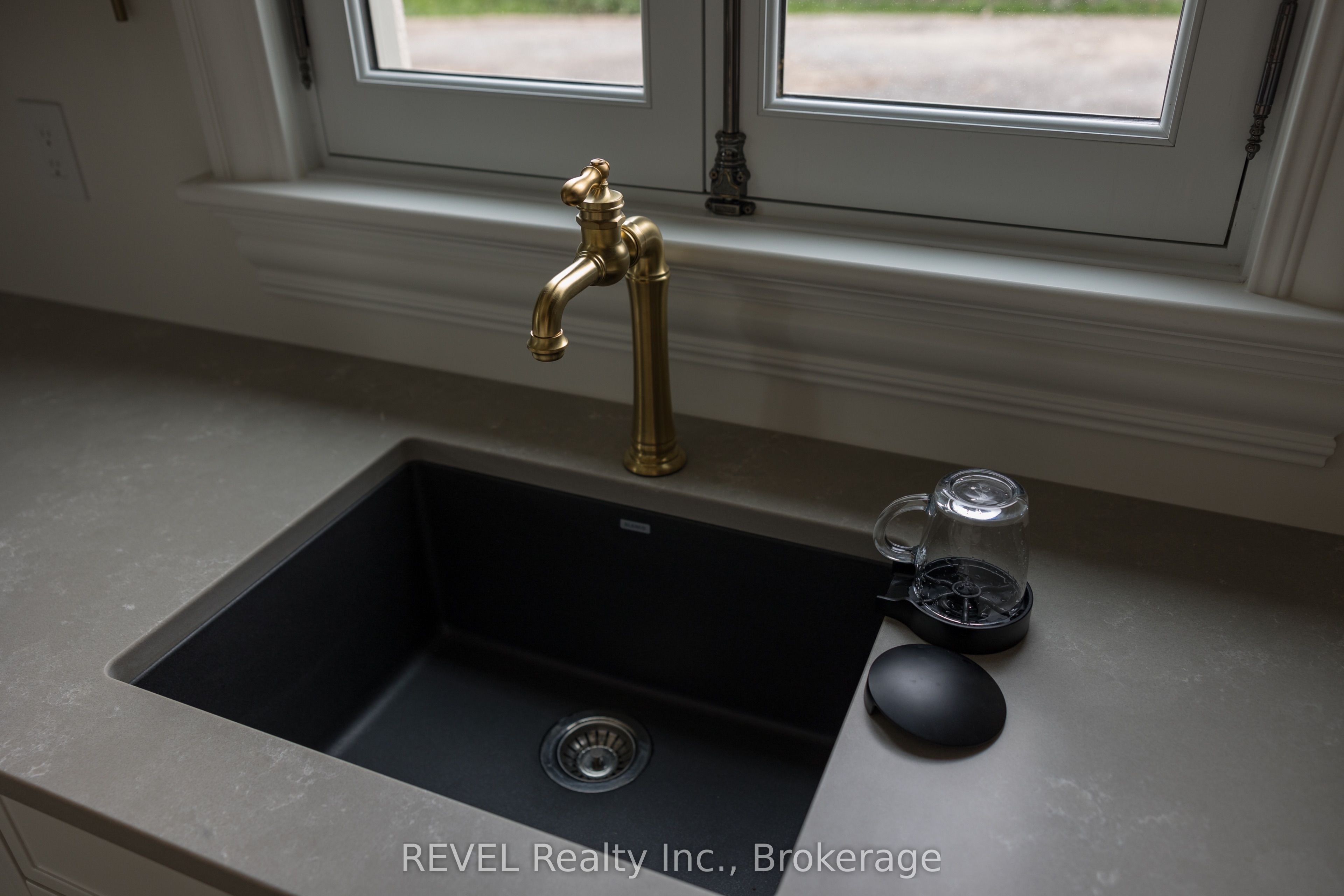 28 Cottage Street Property Photo 27
