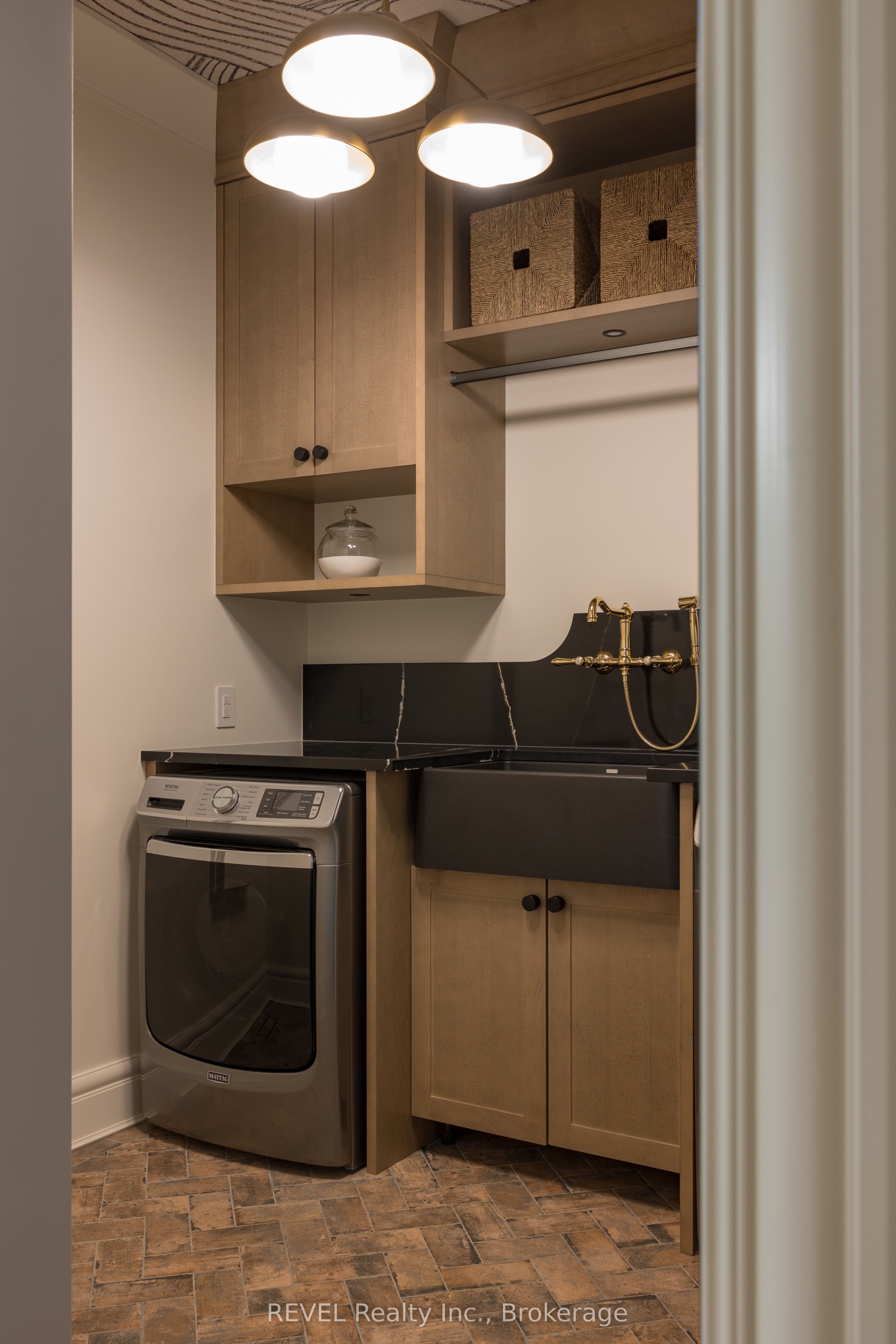 28 Cottage Street Property Photo 28
