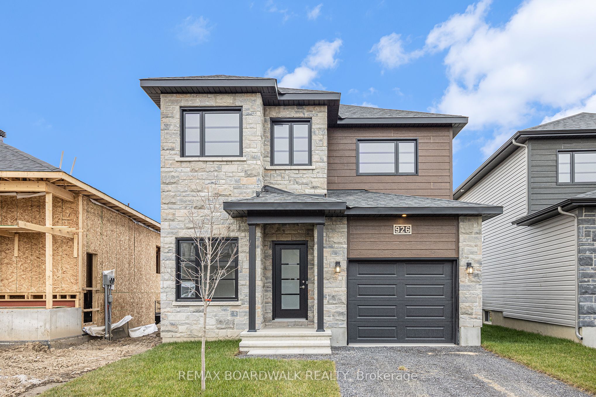 1141 Montblanc Crescent Property Photo 1