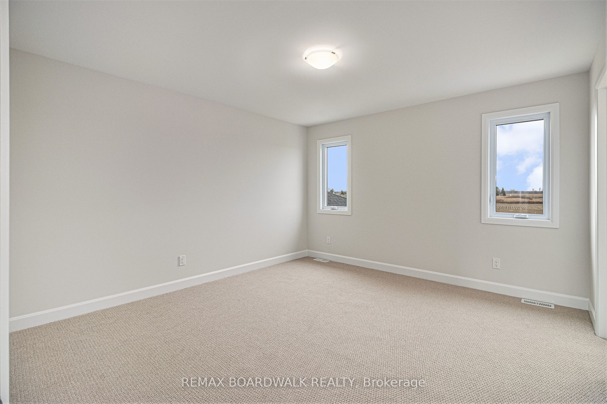1141 Montblanc Crescent Property Photo 10