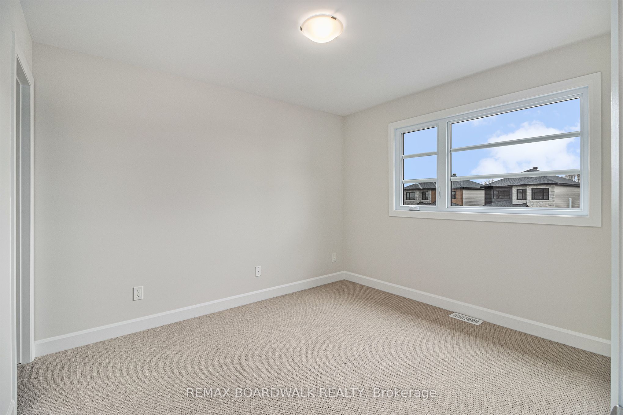 1141 Montblanc Crescent Property Photo 12