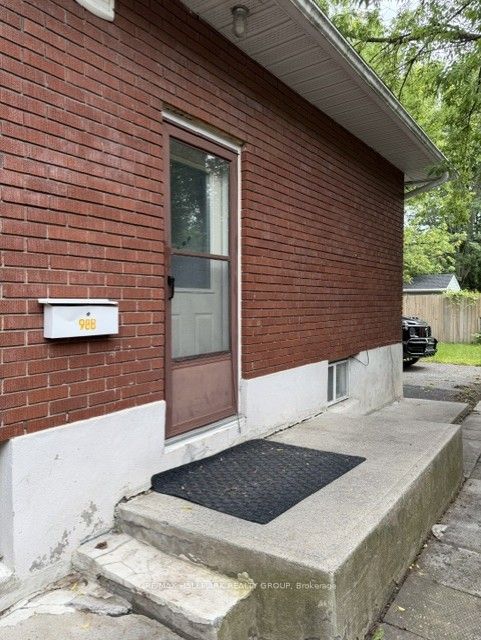 98 Donald Street 2 Property Photo 6