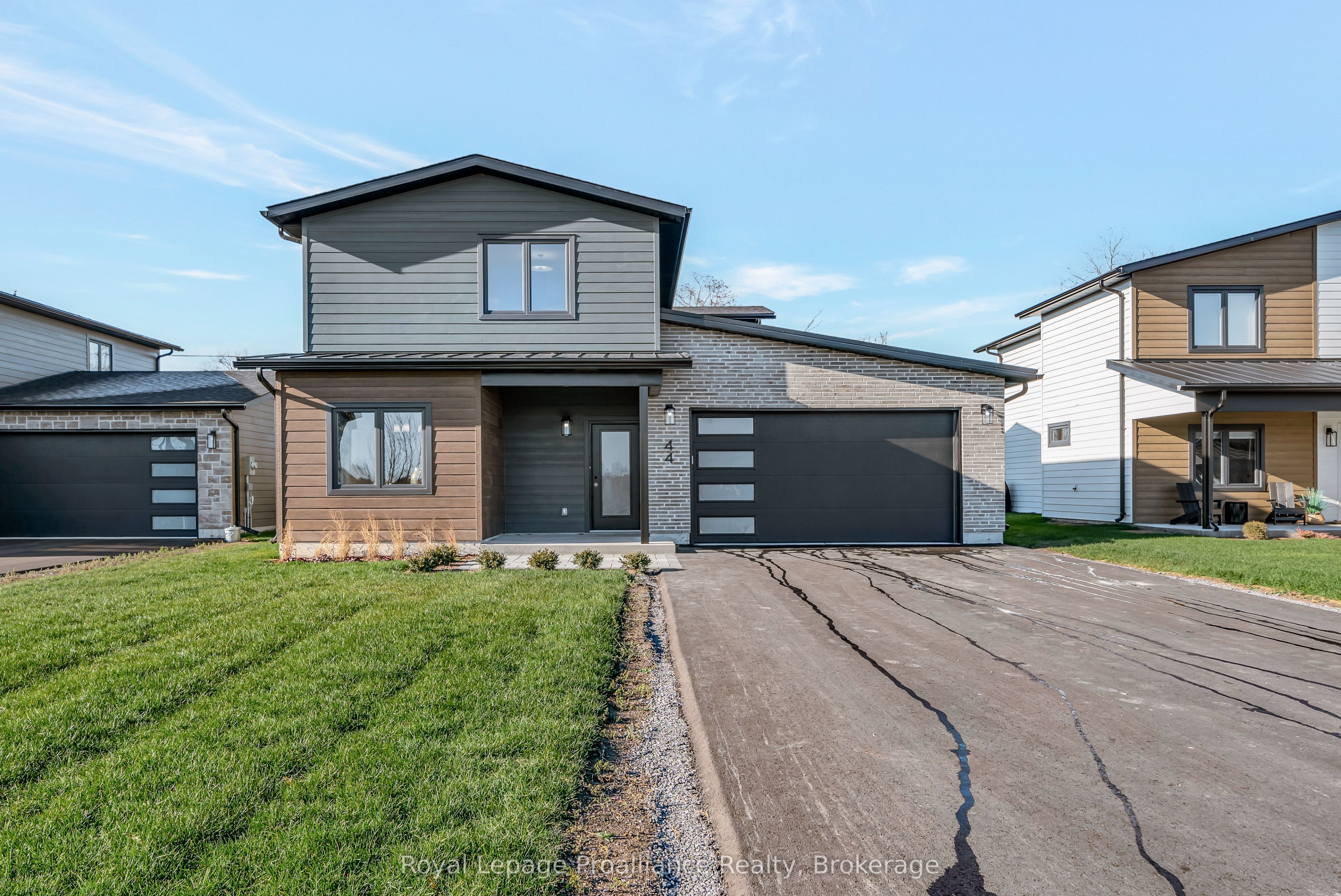 44 Fraser Drive Property Photo 2