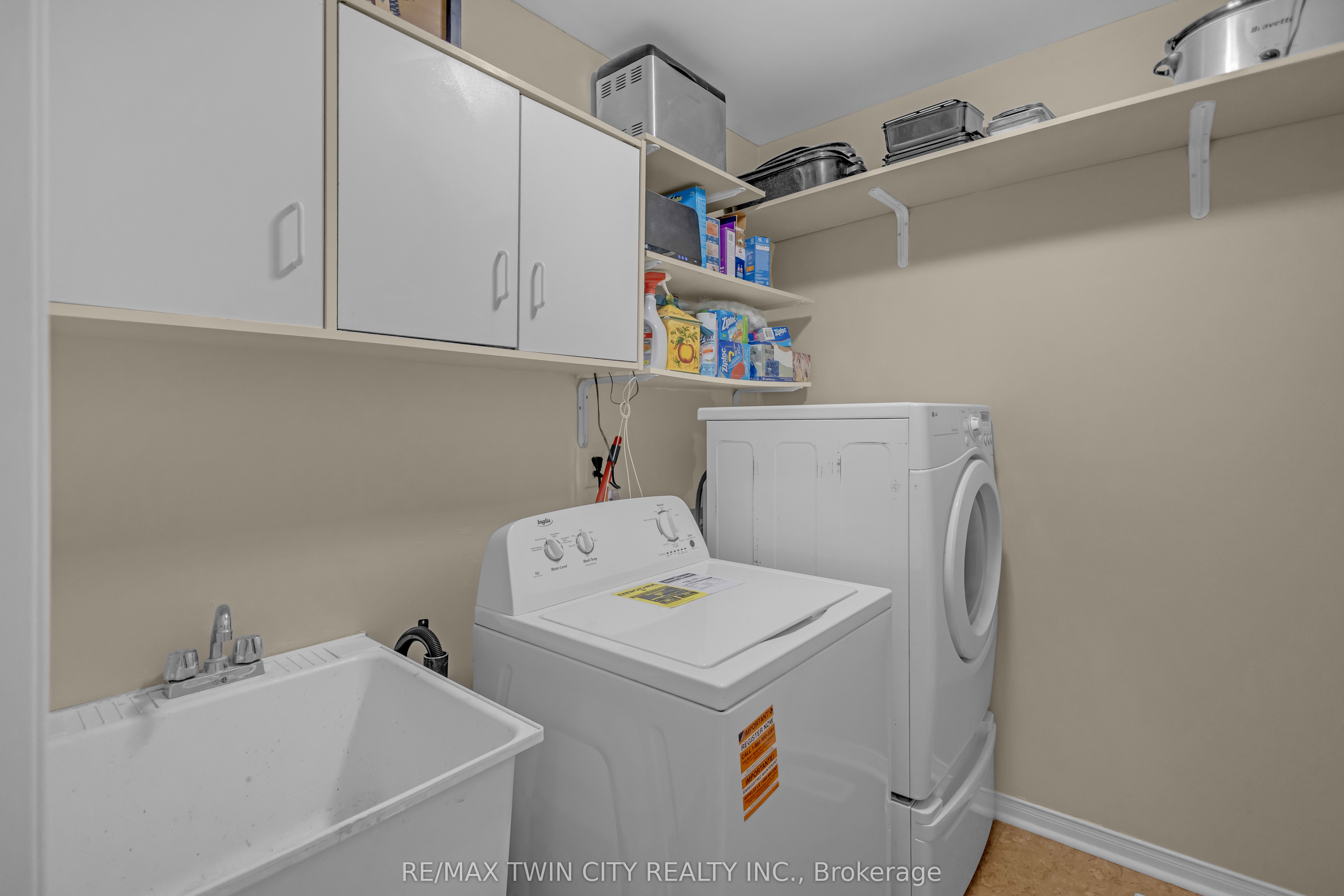 124 Blackburn Drive Property Photo 17