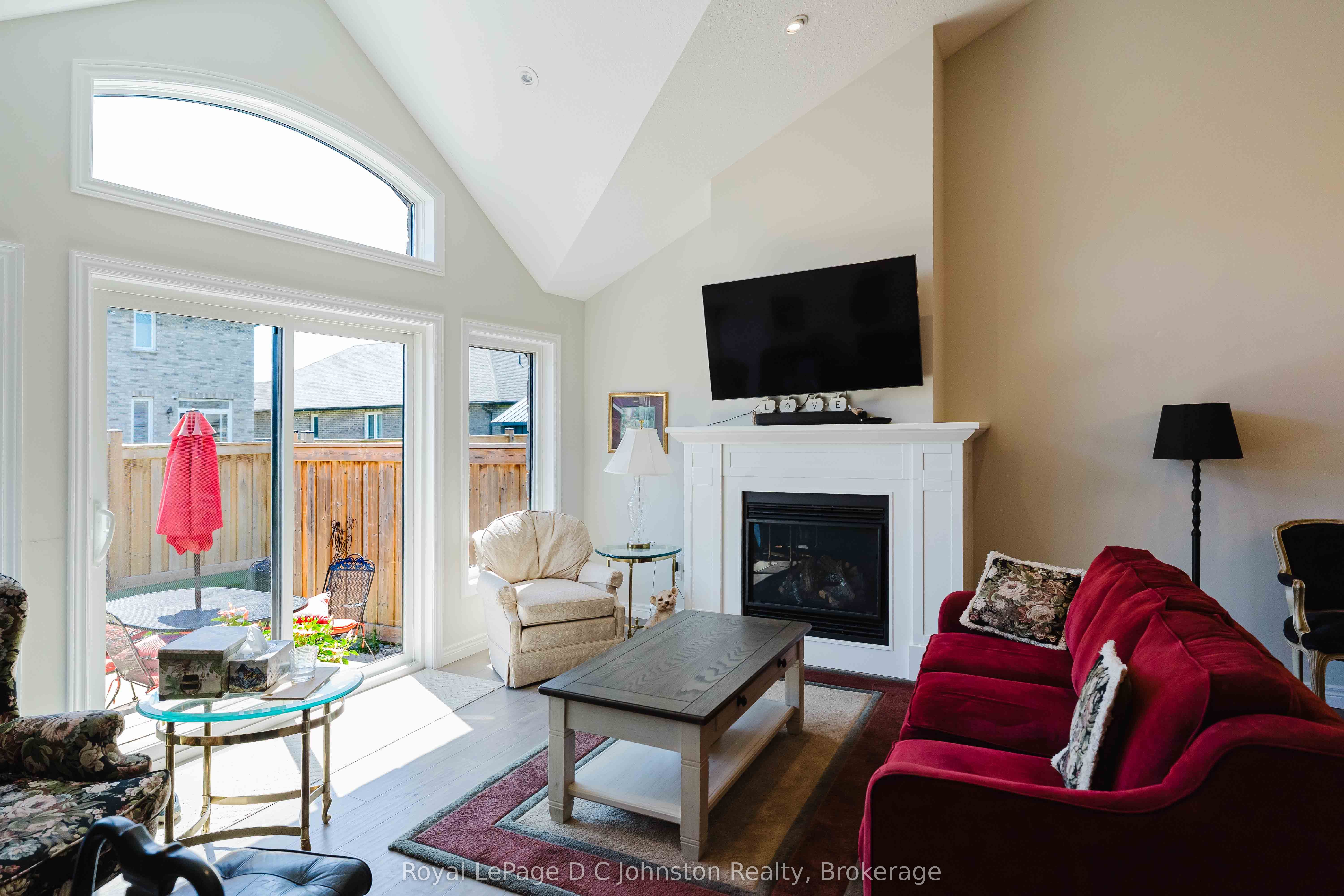 560 Devonshire Road 16 Property Photo 14
