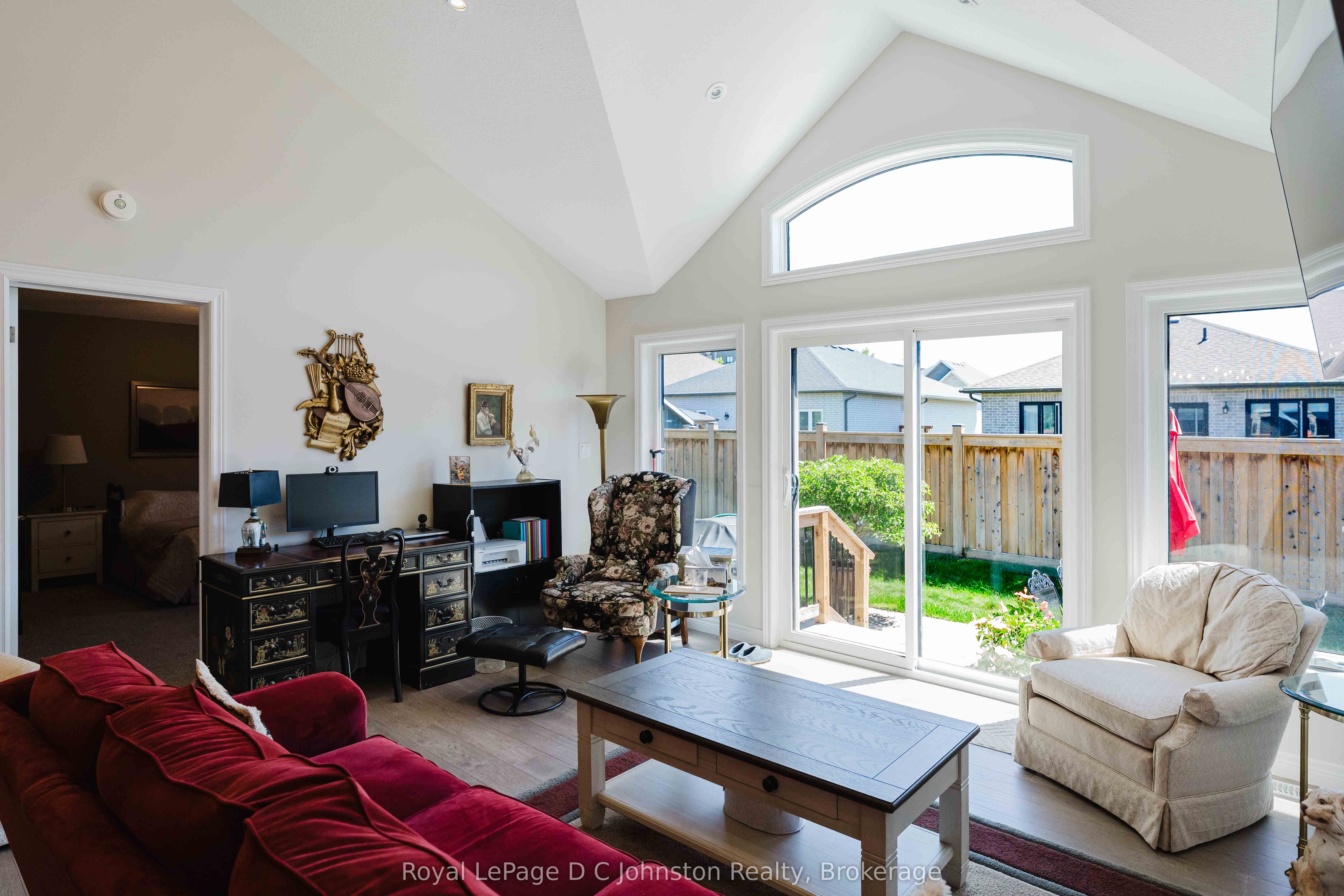 560 Devonshire Road 16 Property Photo 16