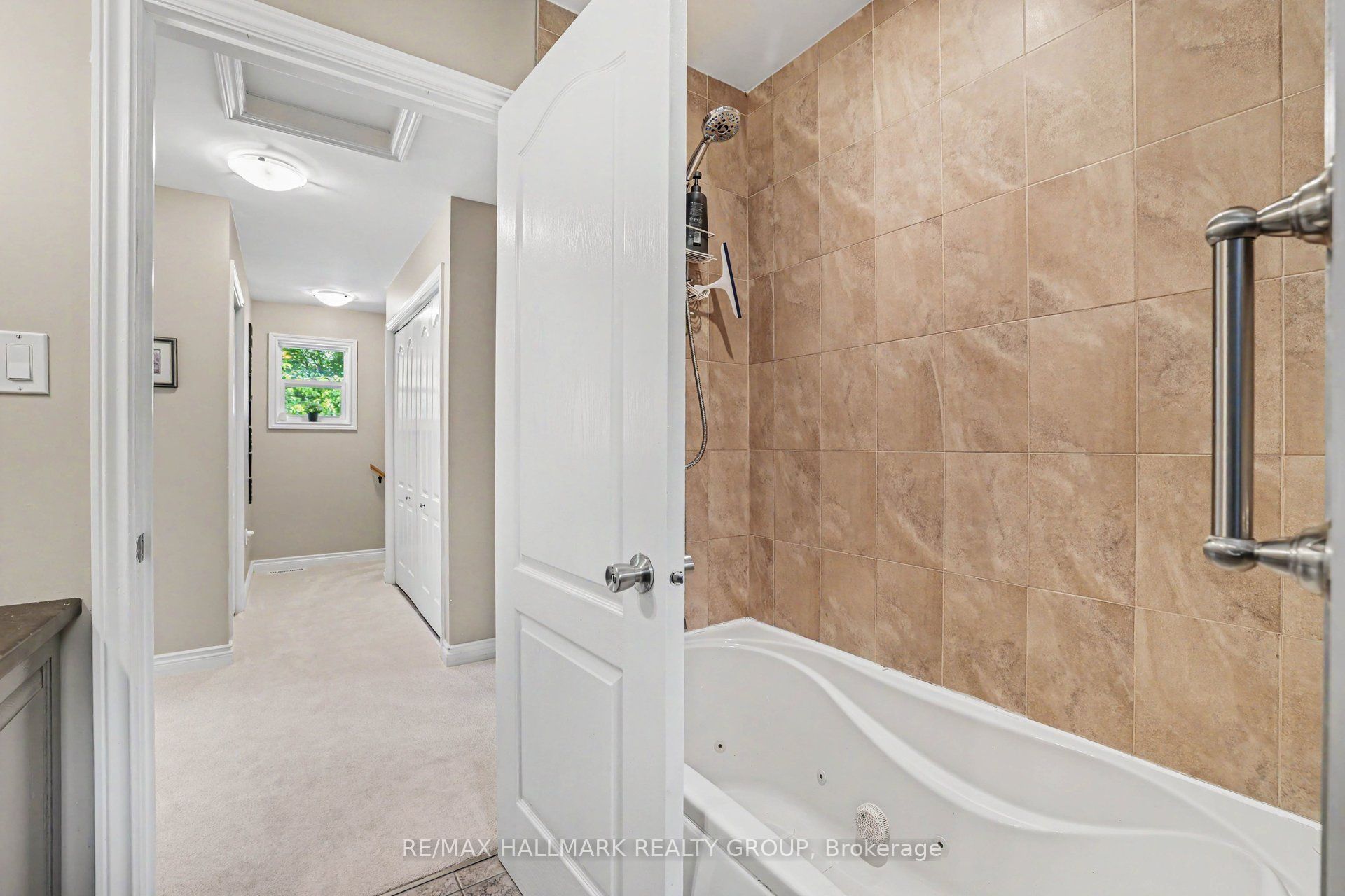 184 Charmont Way Property Photo 32