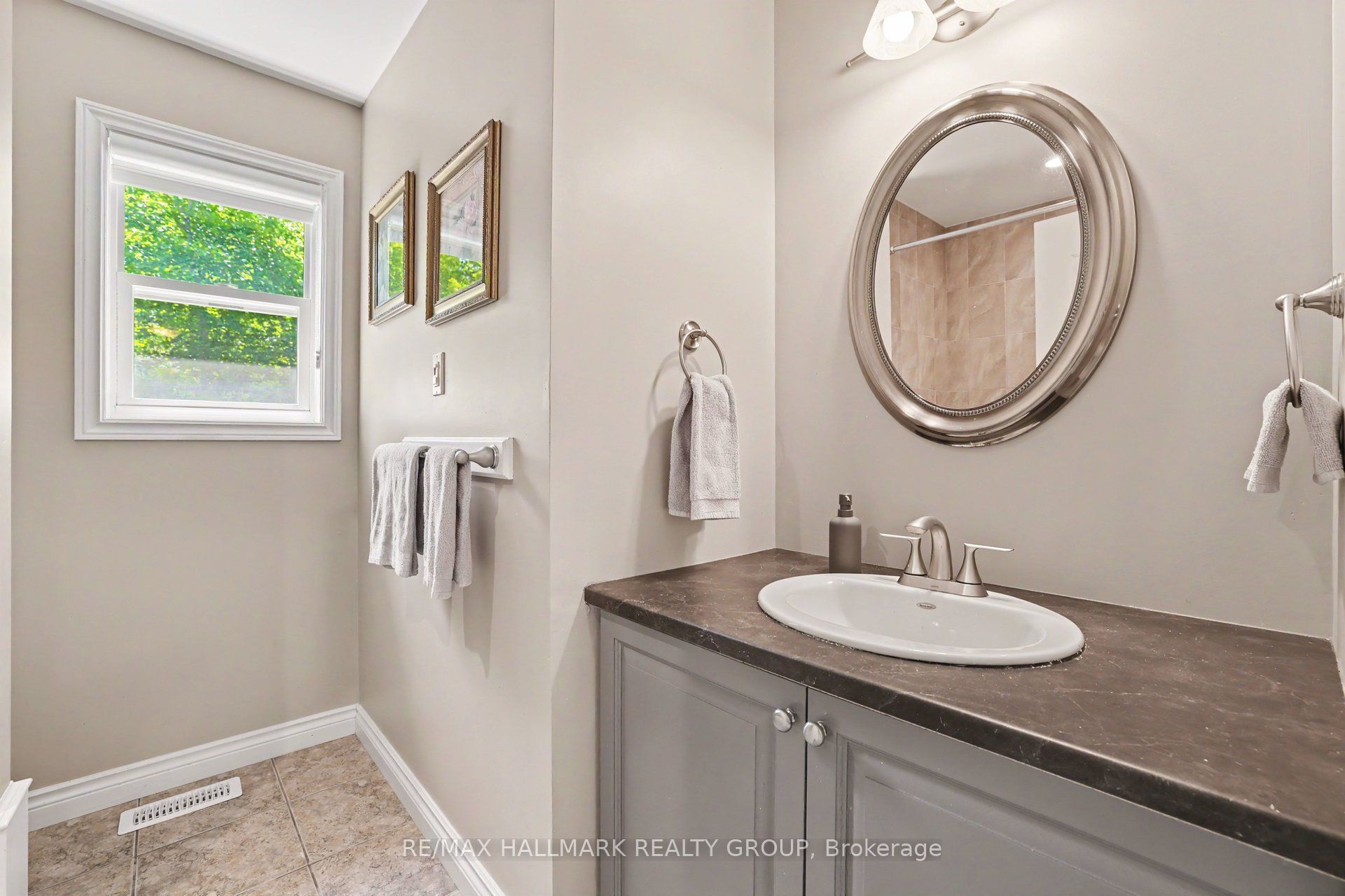 184 Charmont Way Property Photo 33