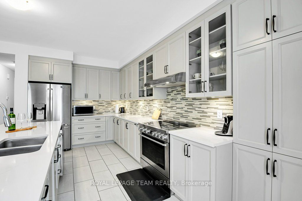 784 Cappamore Drive Property Photo 9