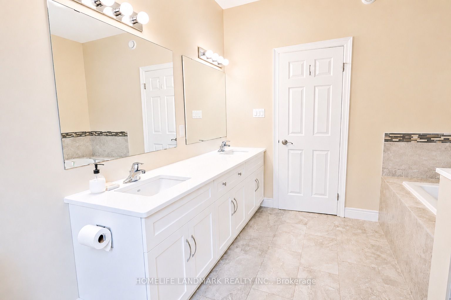 283 Macalister Boulevard Property Photo 30