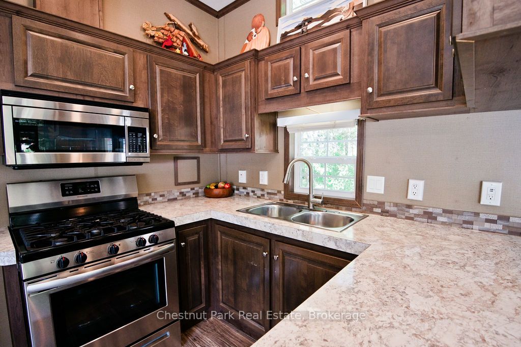 98 North Shore Road Unit 1 Property Photo 18