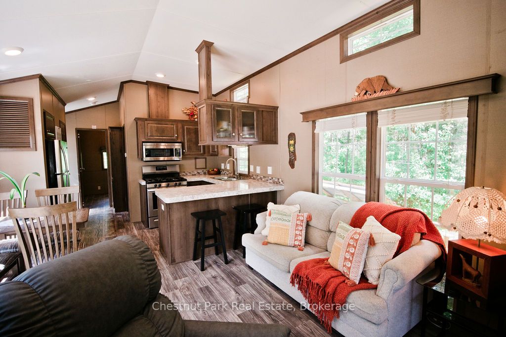 98 North Shore Road Unit 1 Property Photo 20