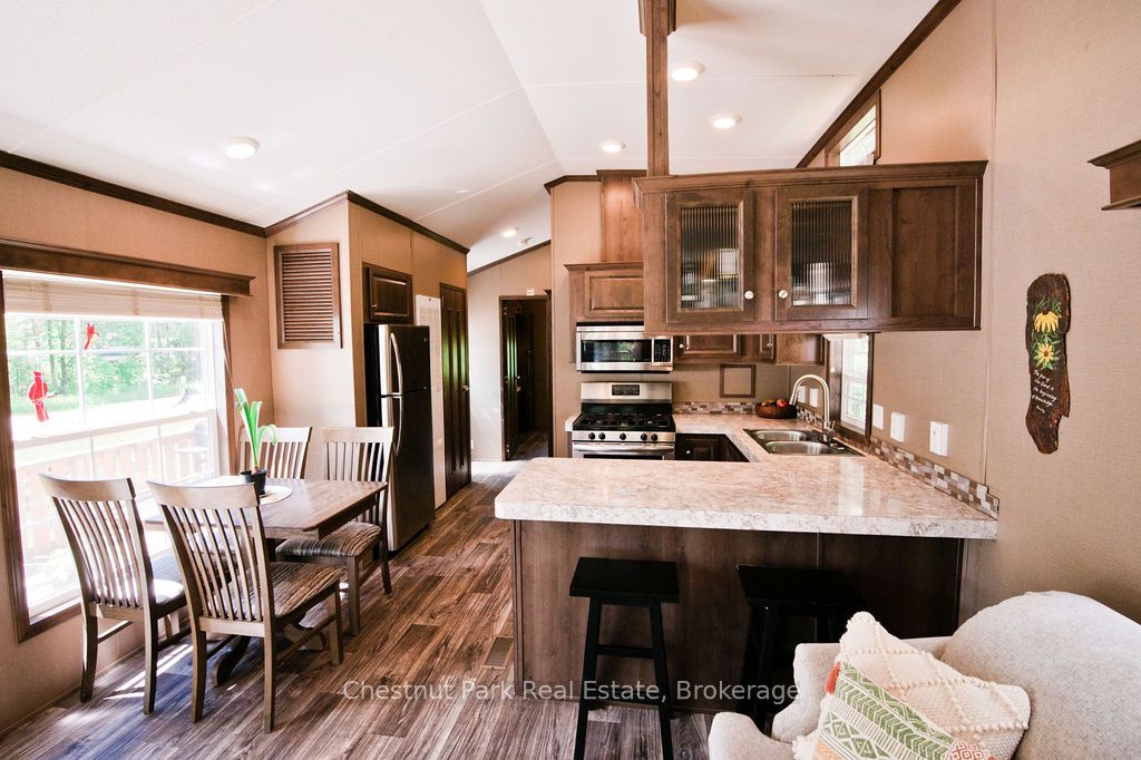 98 North Shore Road Unit 1 Property Photo 25