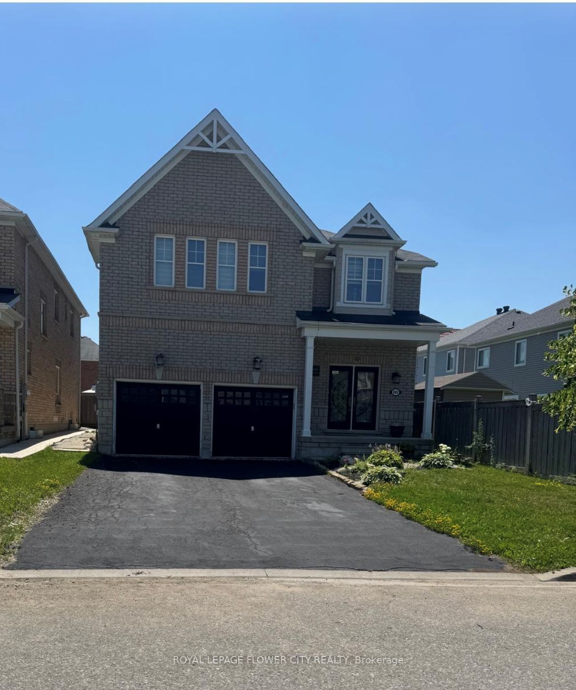 889 O' Reilly Crescent Property Photo 1