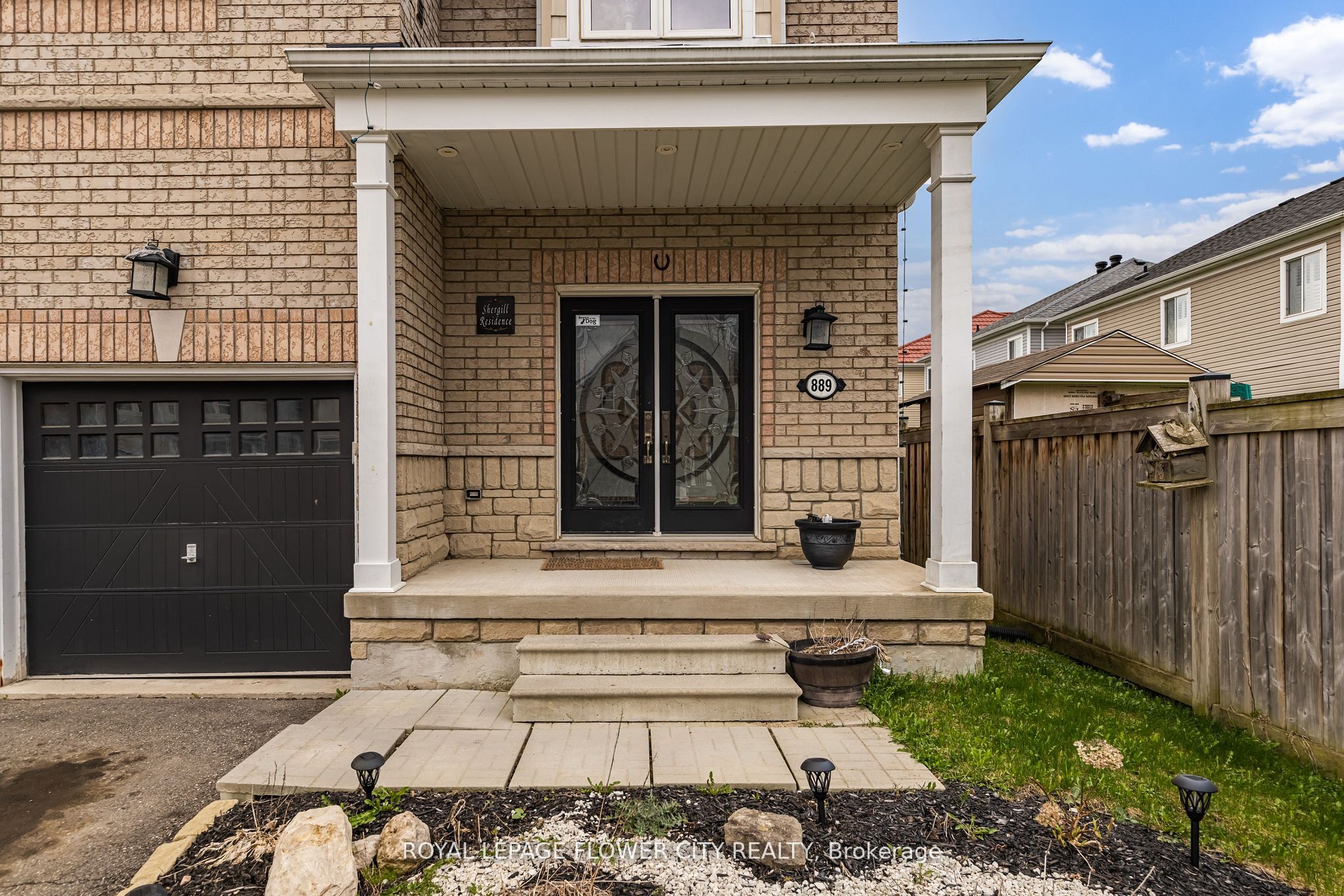 889 O' Reilly Crescent Property Photo 2