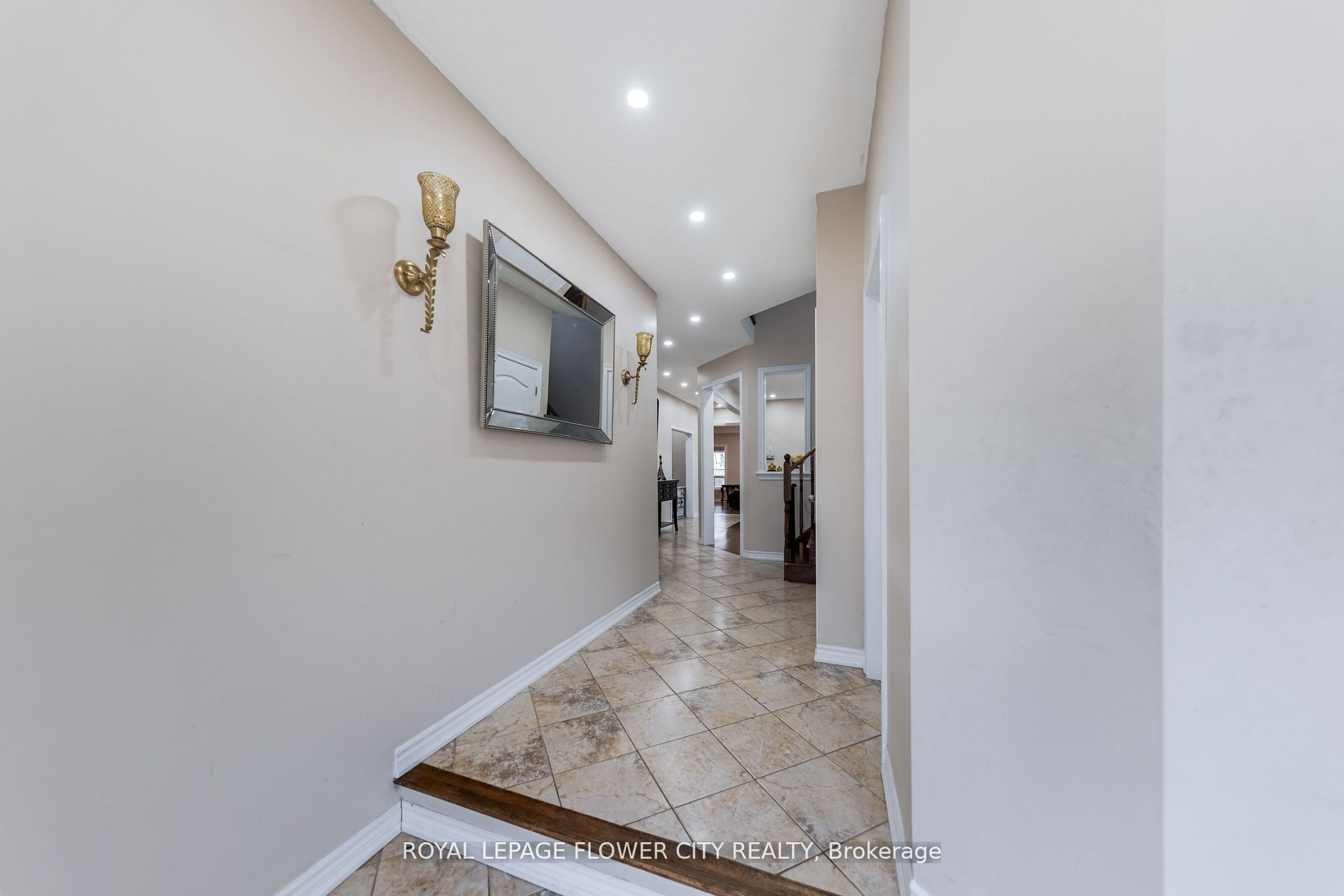 889 O' Reilly Crescent Property Photo 6