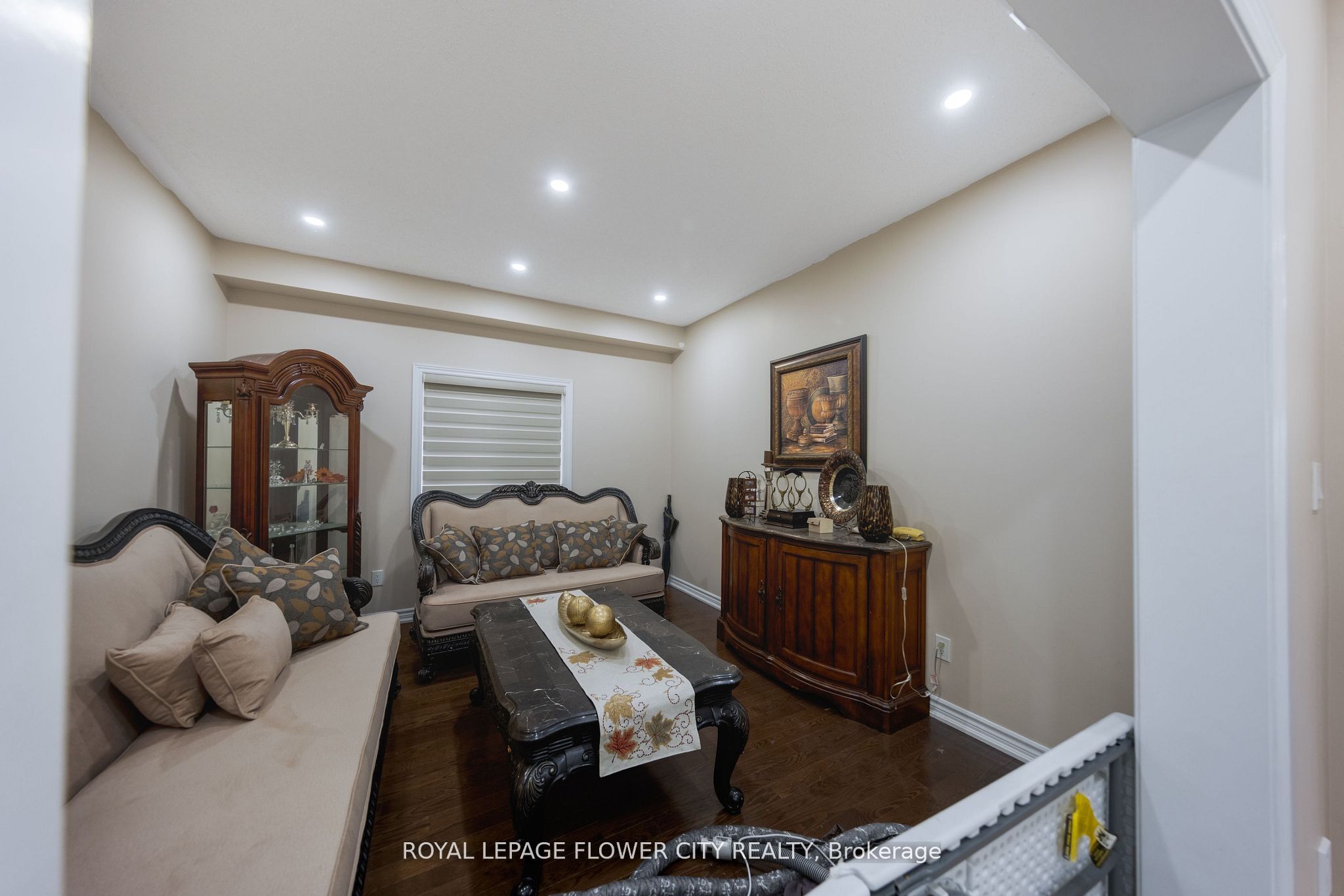 889 O' Reilly Crescent Property Photo 7
