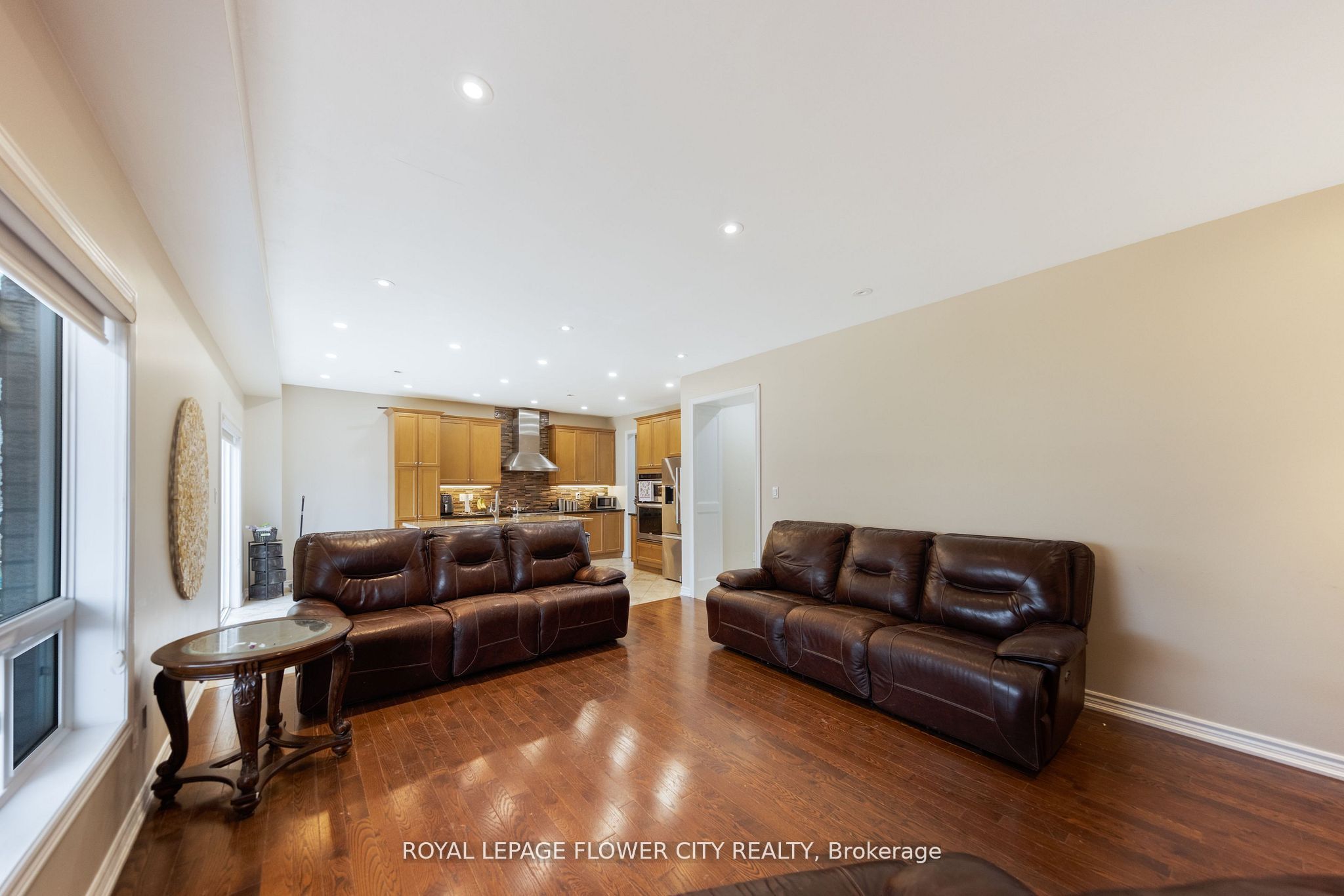 889 O' Reilly Crescent Property Photo 12