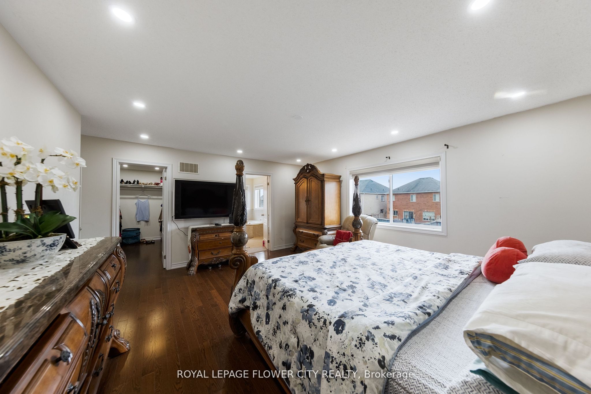 889 O' Reilly Crescent Property Photo 34