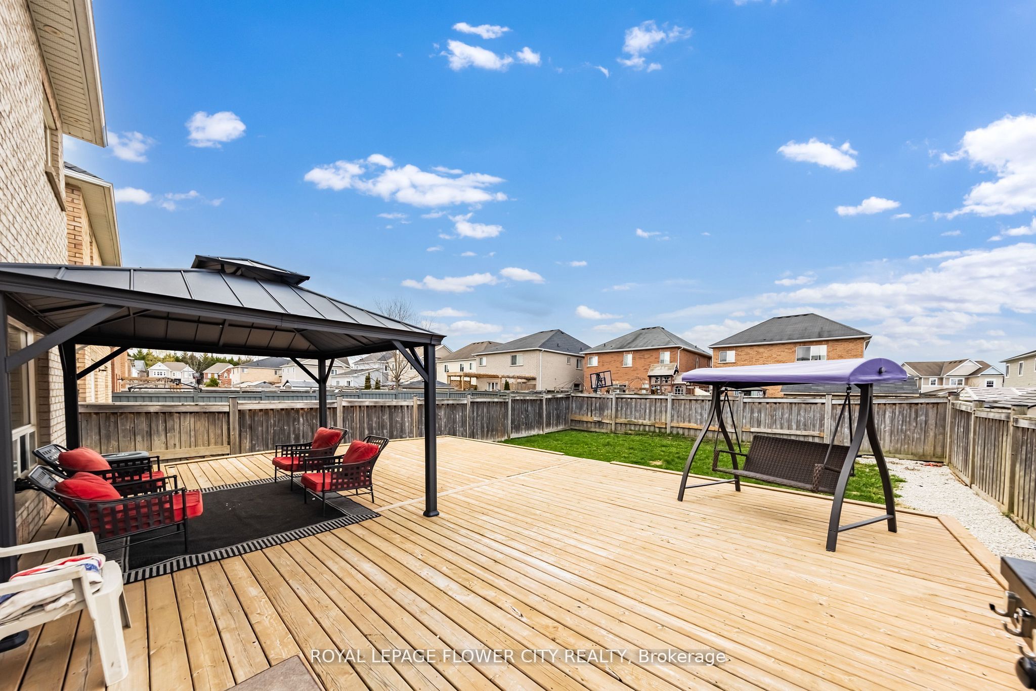889 O' Reilly Crescent Property Photo 38