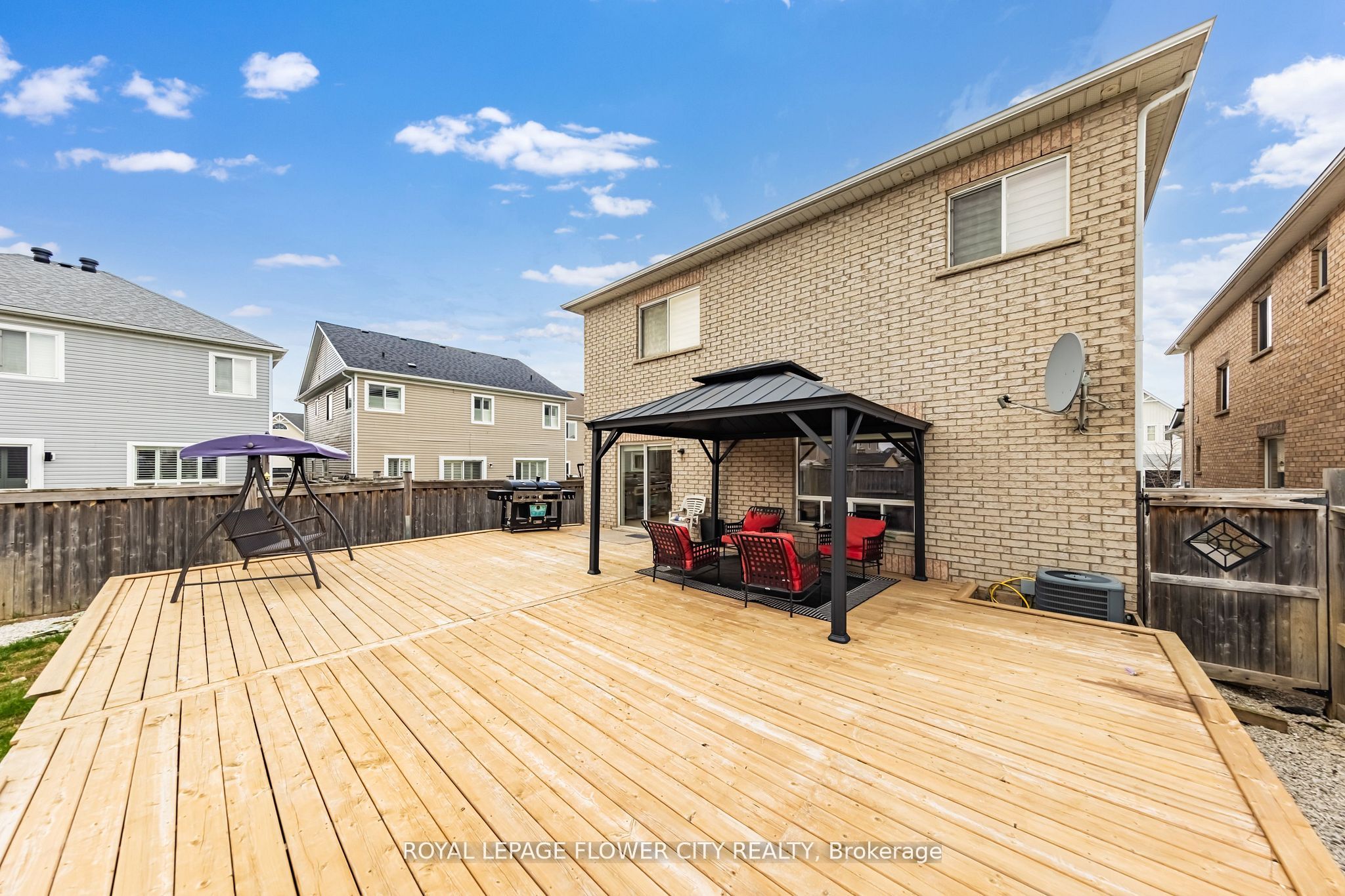 889 O' Reilly Crescent Property Photo 39