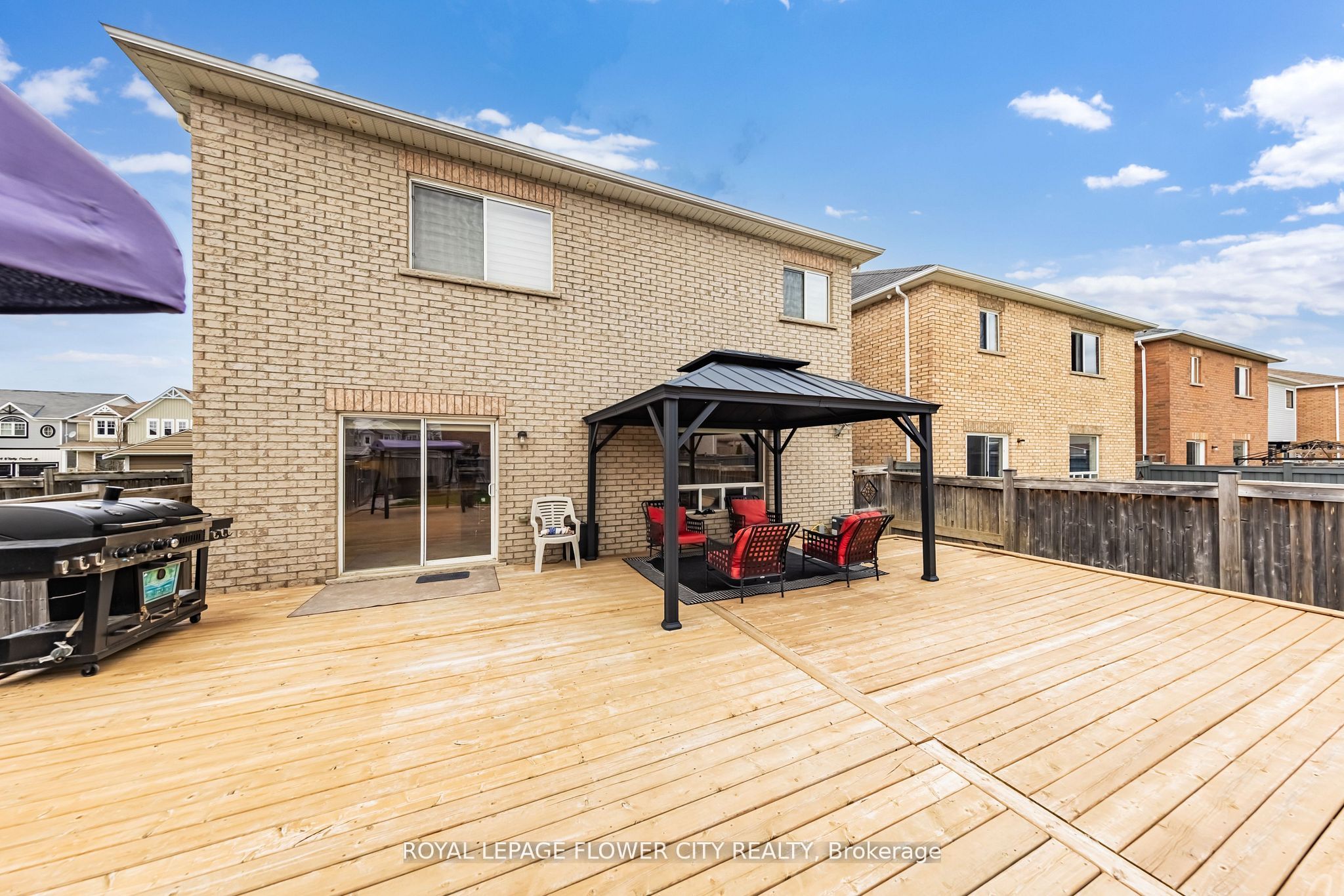 889 O' Reilly Crescent Property Photo 40