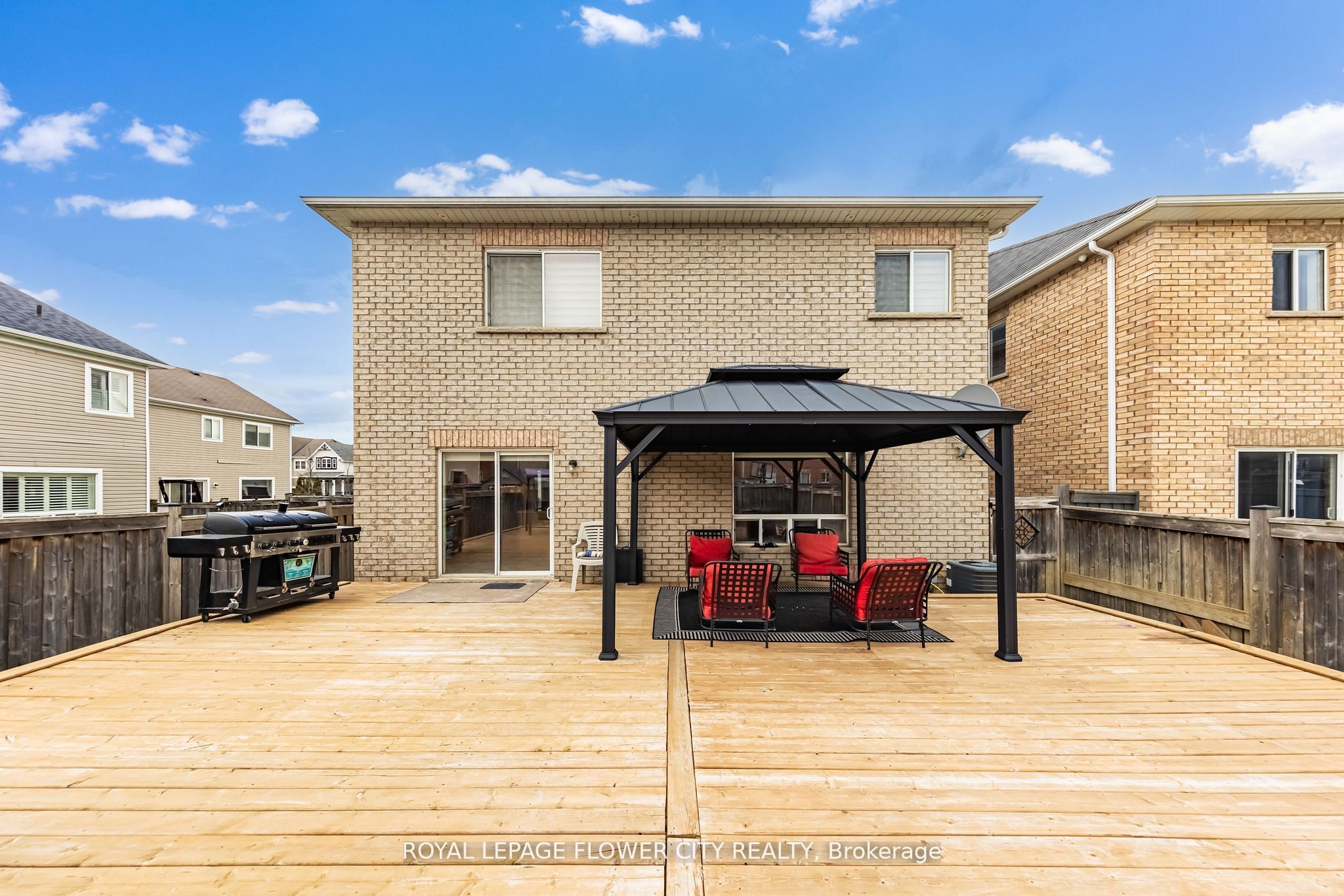889 O' Reilly Crescent Property Photo 41