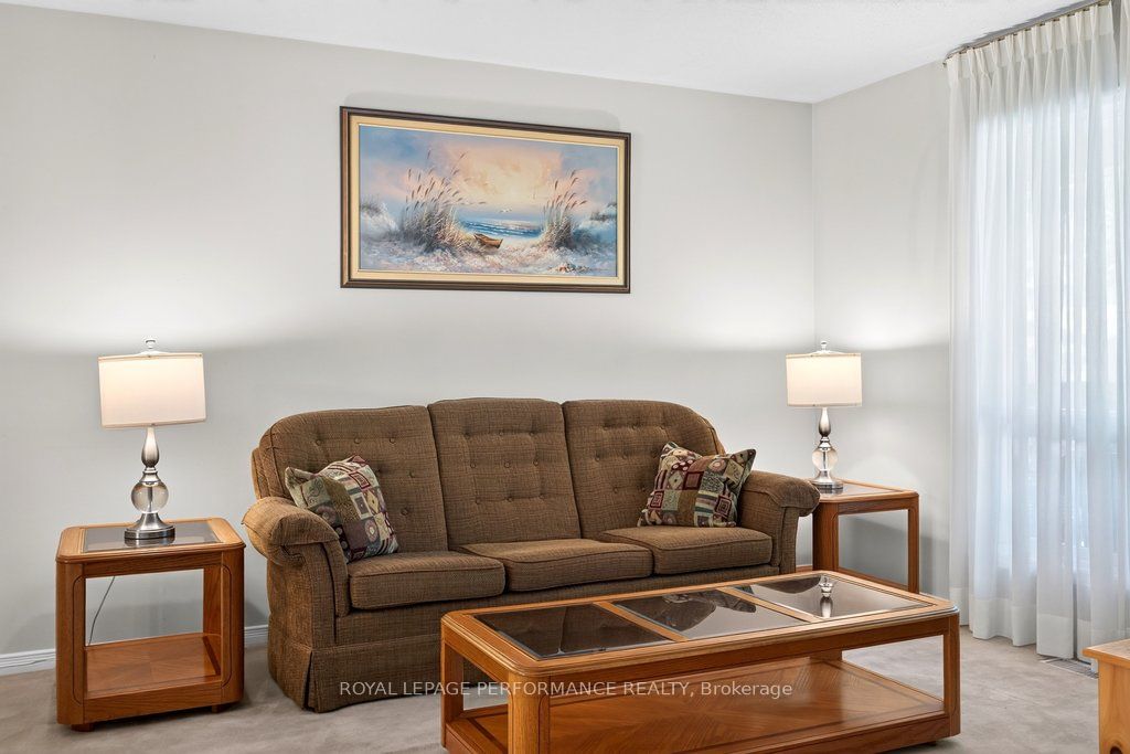 38 Burlington Crescent Property Photo 5