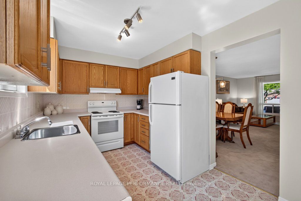 38 Burlington Crescent Property Photo 12