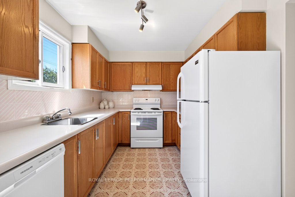 38 Burlington Crescent Property Photo 13