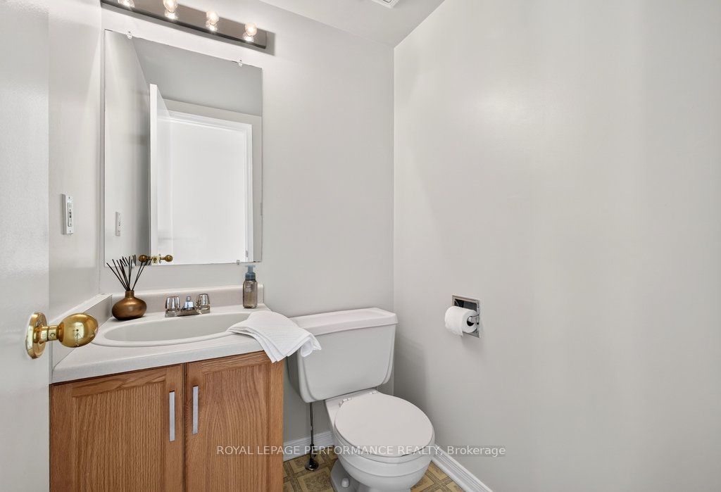 38 Burlington Crescent Property Photo 17