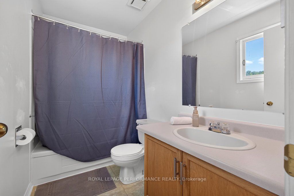 38 Burlington Crescent Property Photo 25