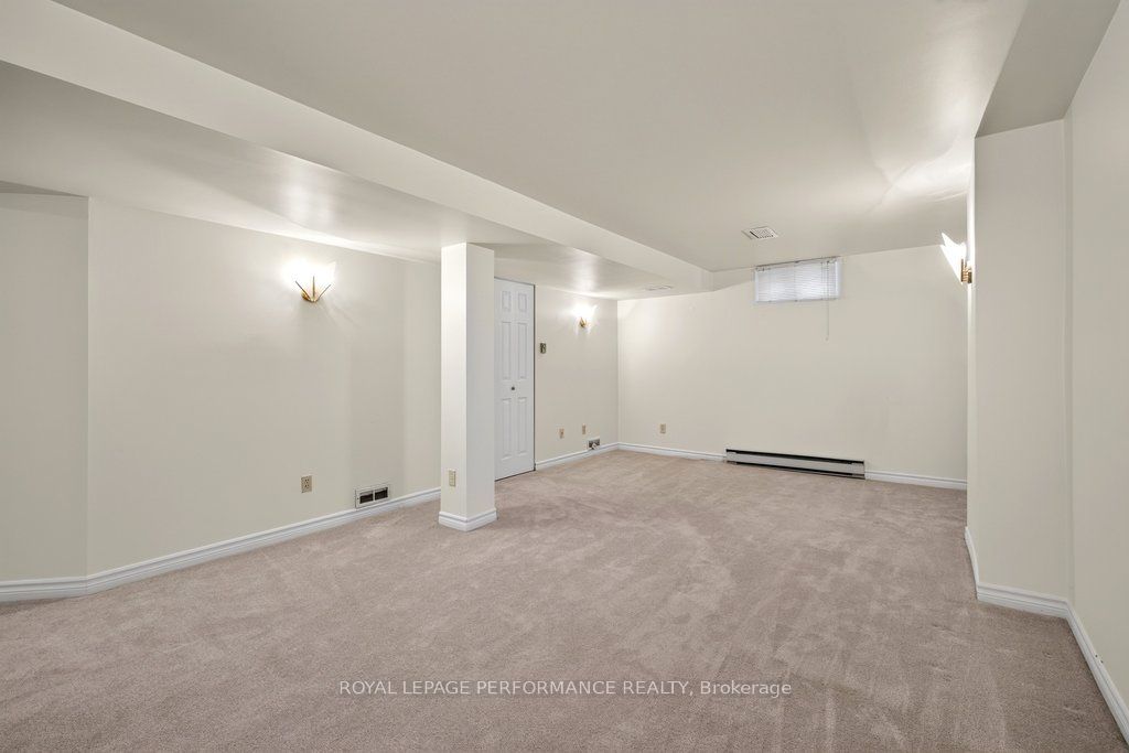 38 Burlington Crescent Property Photo 37