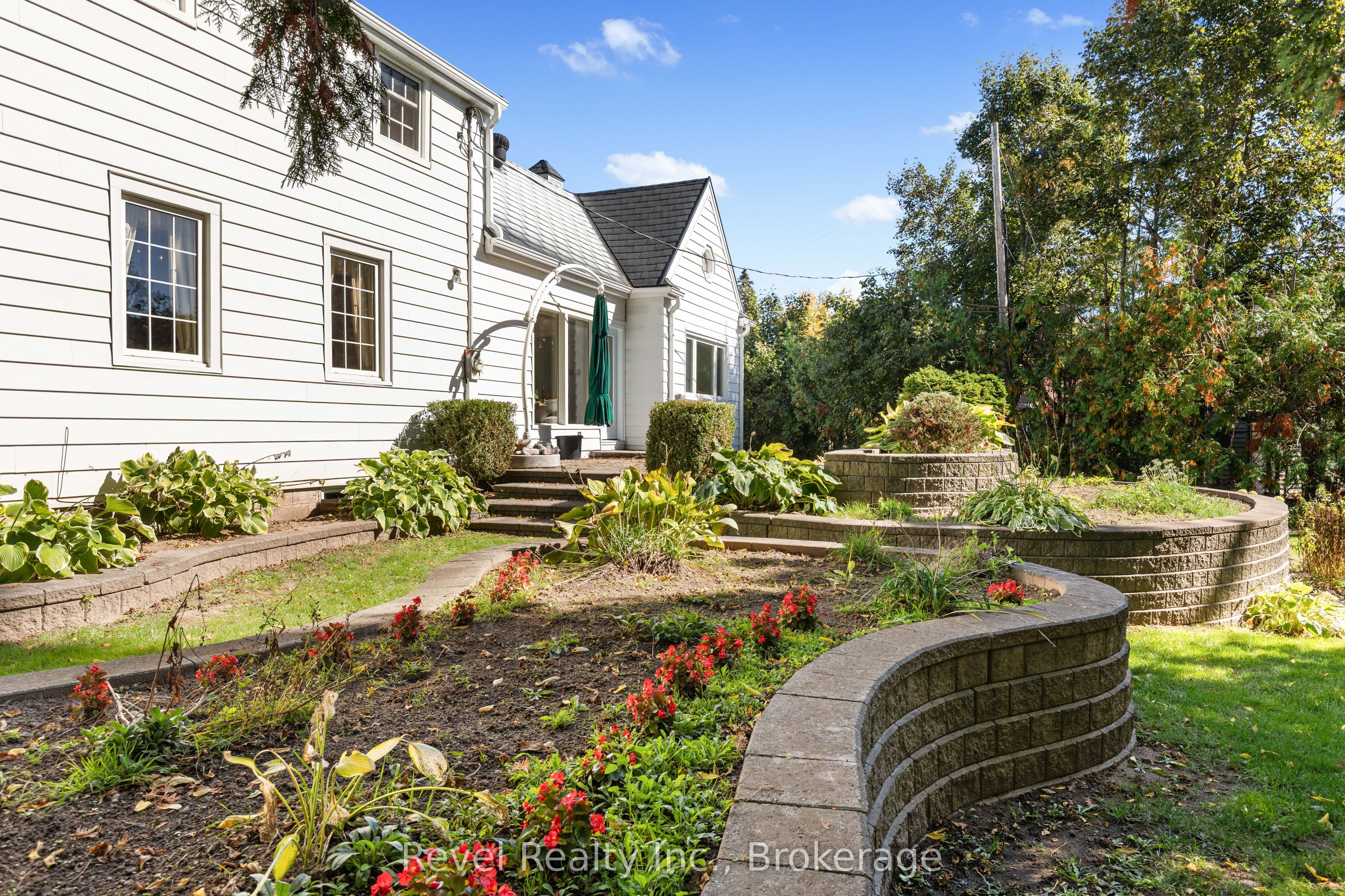 13 Sylvan Crescent Property Photo 43