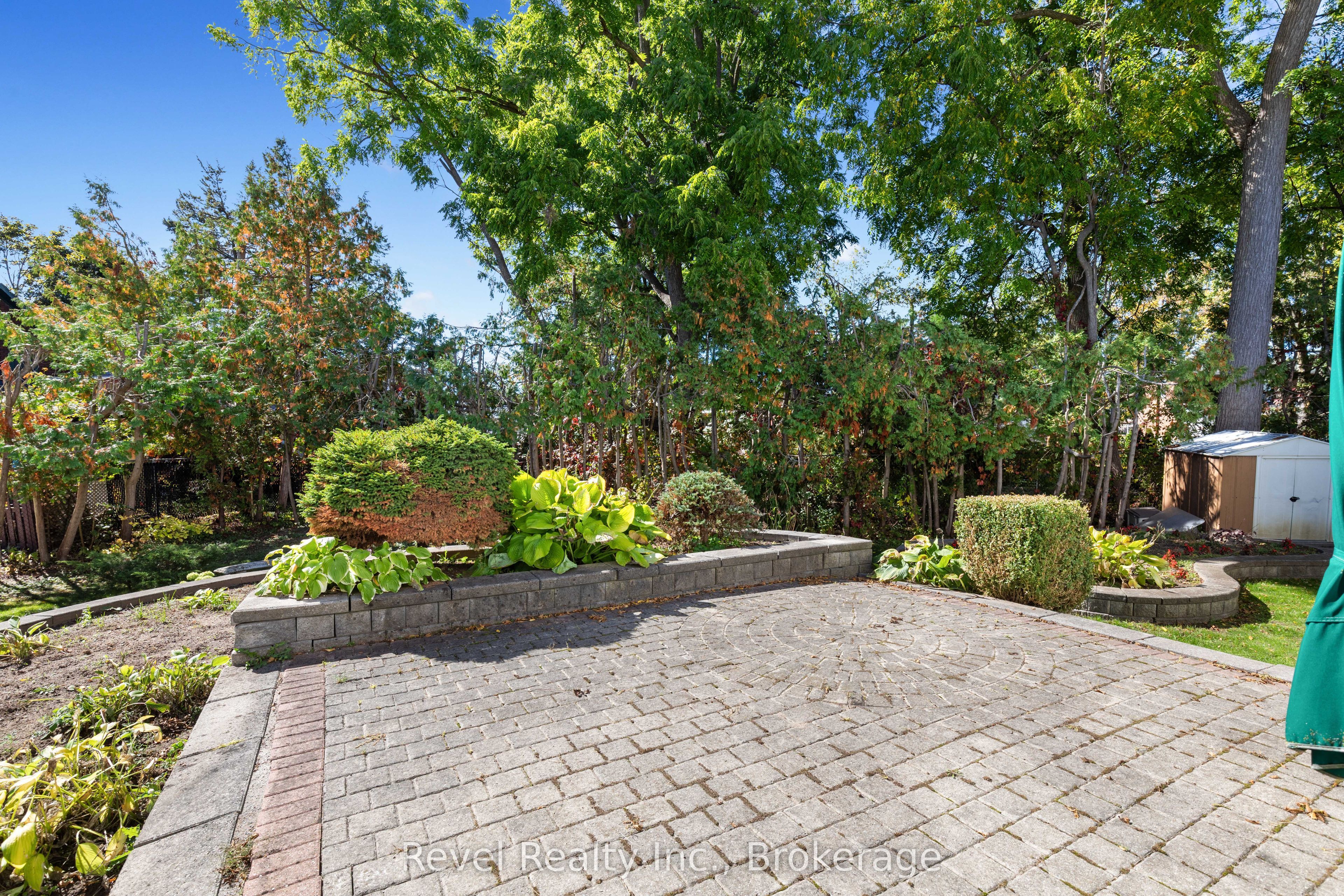 13 Sylvan Crescent Property Photo 44